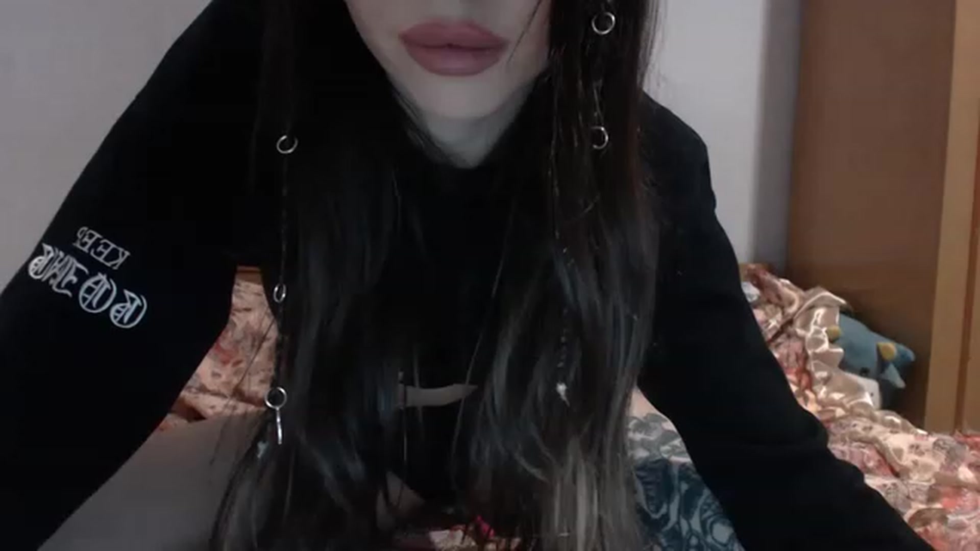 Gallery image thumbnail from SonyaKotik's myfreecams stream on, 02/04/2023, 17:50 image 9 of 20