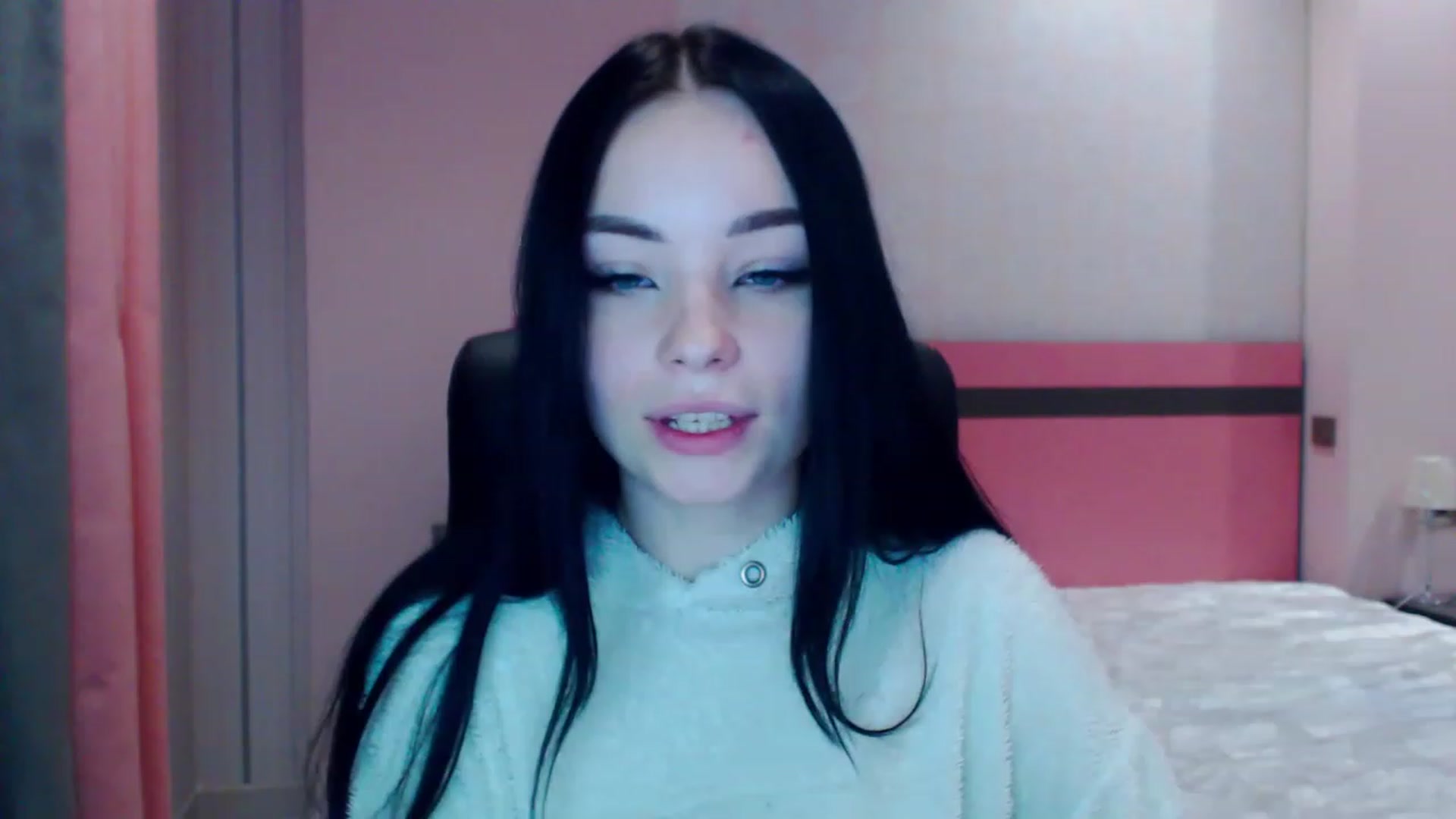 Gallery image thumbnail from SonyaOlsen's myfreecams stream on, 12/27/2022, 14:59 image 9 of 20
