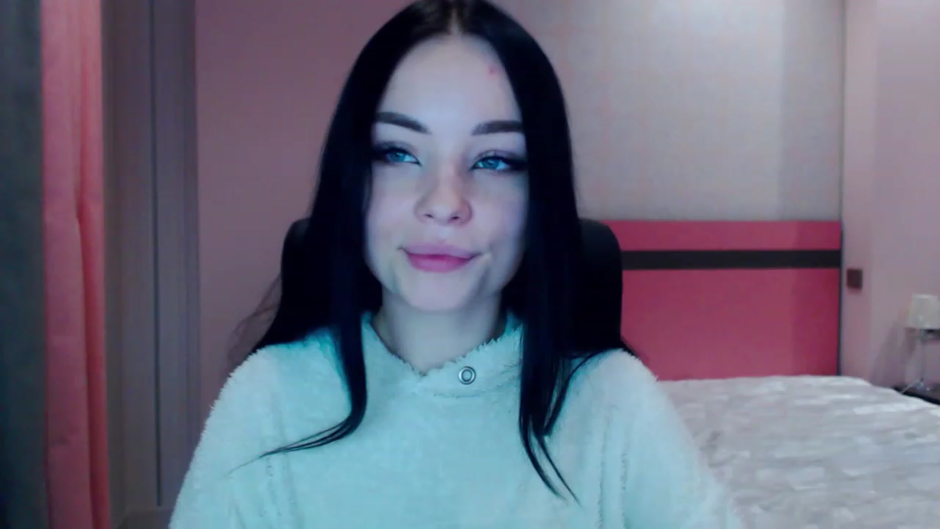 Gallery image thumbnail from SonyaOlsen's myfreecams stream on, 12/27/2022, 14:59 image 7 of 20