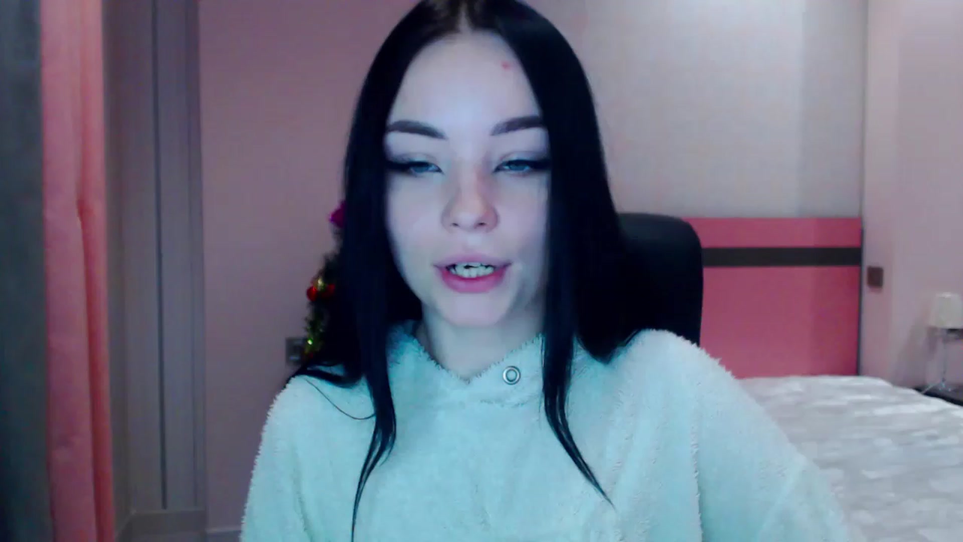 Gallery image thumbnail from SonyaOlsen's myfreecams stream on, 12/27/2022, 14:59 image 14 of 20
