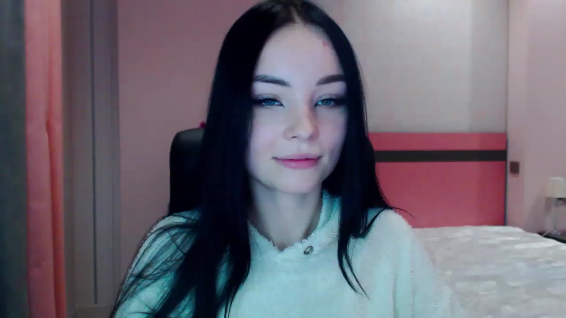 Gallery image thumbnail from SonyaOlsen's myfreecams stream on, 12/27/2022, 14:59 image 6 of 20