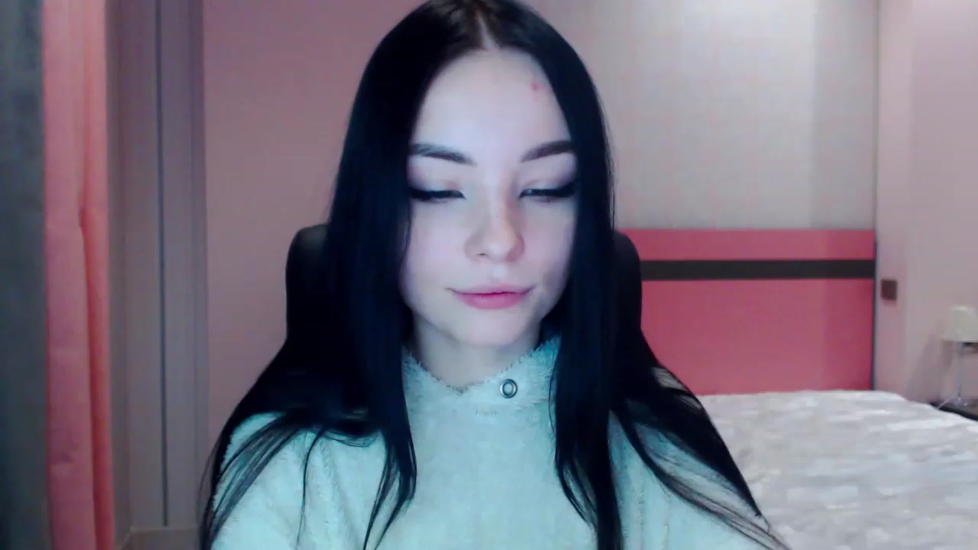 Gallery image thumbnail from SonyaOlsen's myfreecams stream on, 12/27/2022, 14:59 image 2 of 20