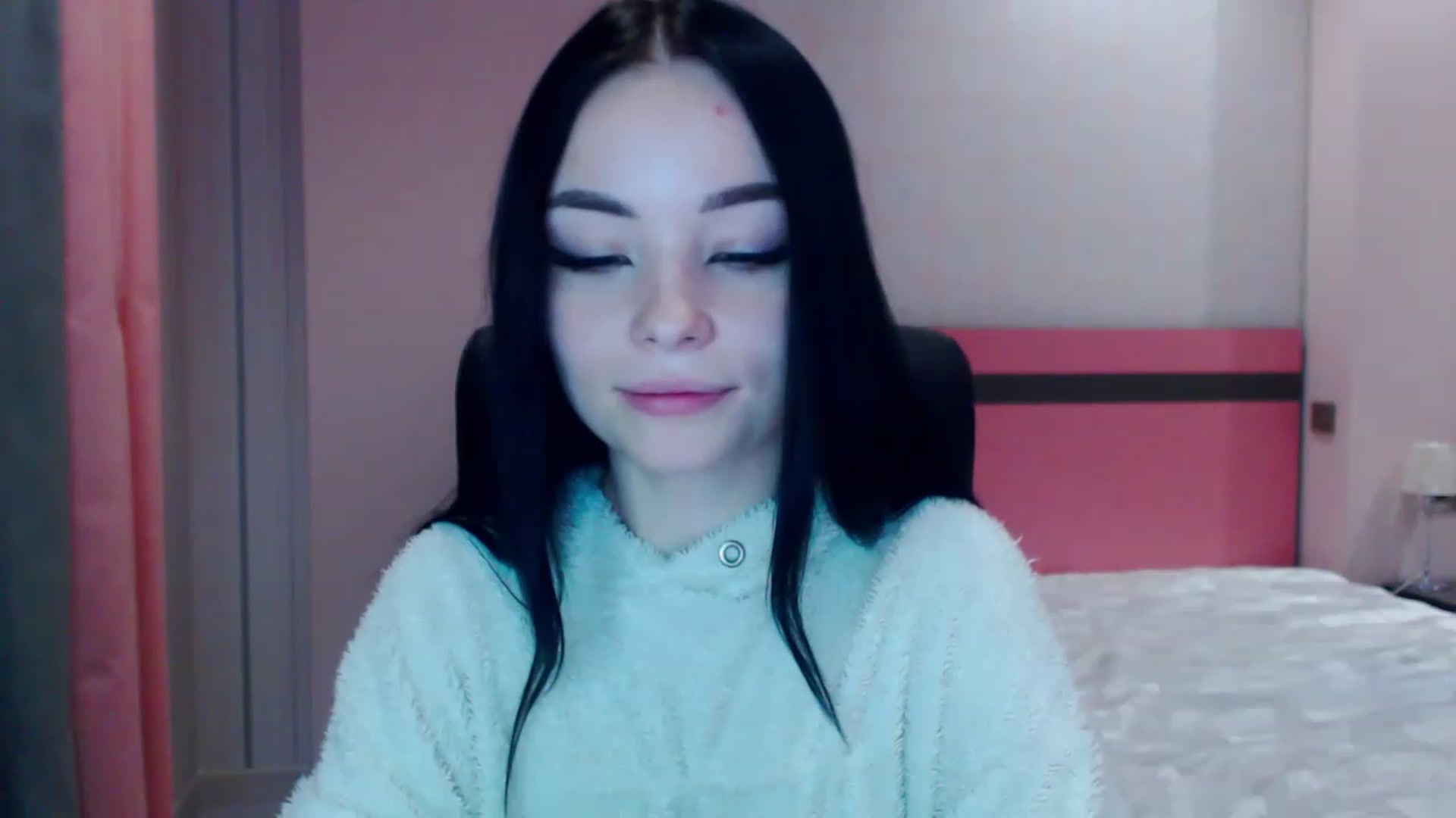 Gallery image thumbnail from SonyaOlsen's myfreecams stream on, 12/27/2022, 14:59 image 15 of 20