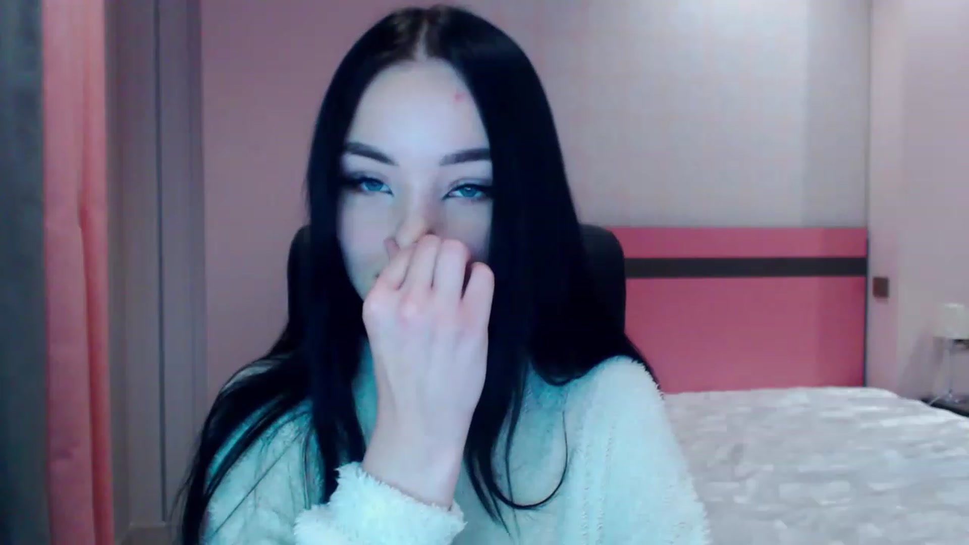 Gallery image thumbnail from SonyaOlsen's myfreecams stream on, 12/27/2022, 14:59 image 10 of 20