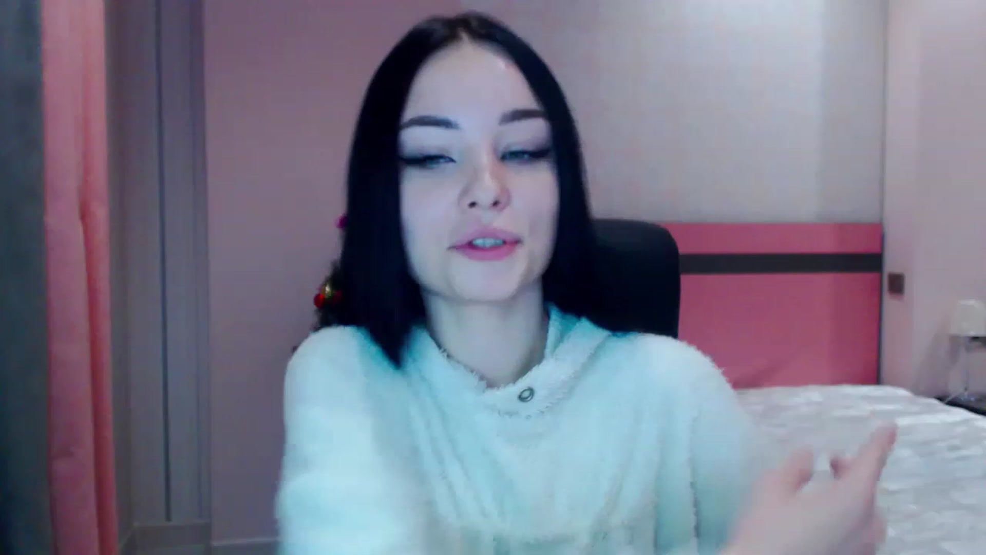 Gallery image thumbnail from SonyaOlsen's myfreecams stream on, 12/27/2022, 14:59 image 12 of 20