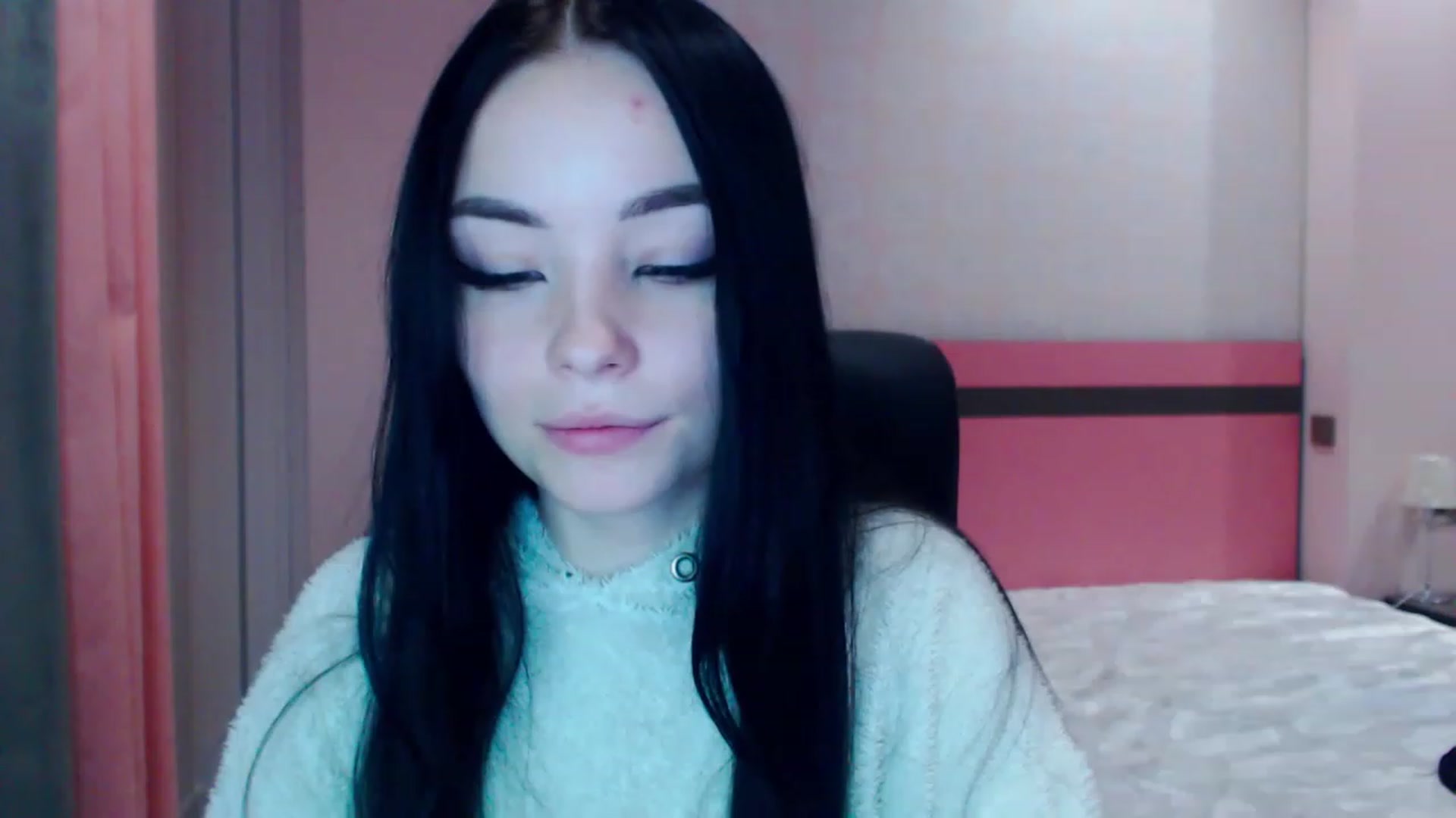 Gallery image thumbnail from SonyaOlsen's myfreecams stream on, 12/27/2022, 16:10 image 1 of 20