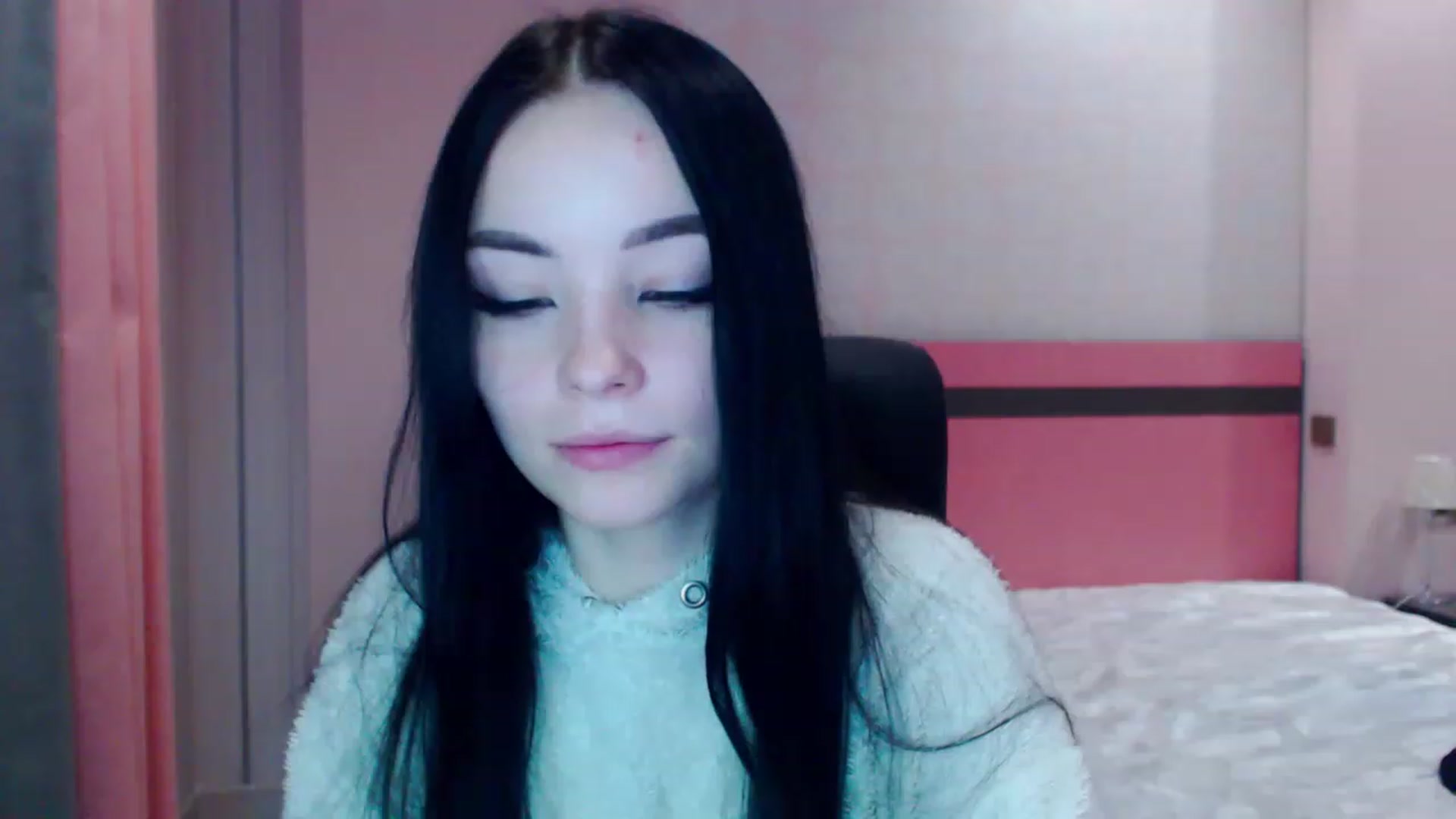 Gallery image thumbnail from SonyaOlsen's myfreecams stream on, 12/27/2022, 16:10 image 10 of 20