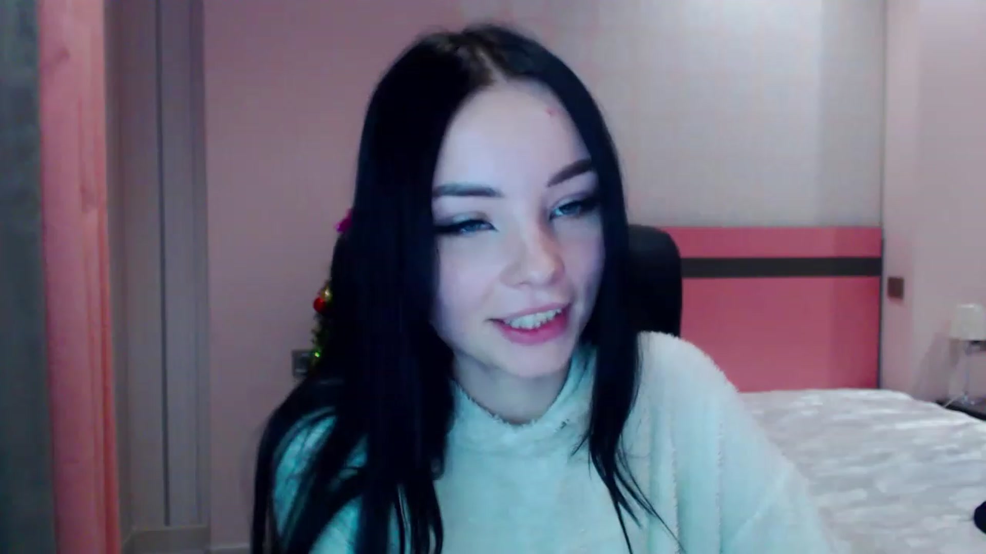 Gallery image thumbnail from SonyaOlsen's myfreecams stream on, 12/27/2022, 16:10 image 18 of 20