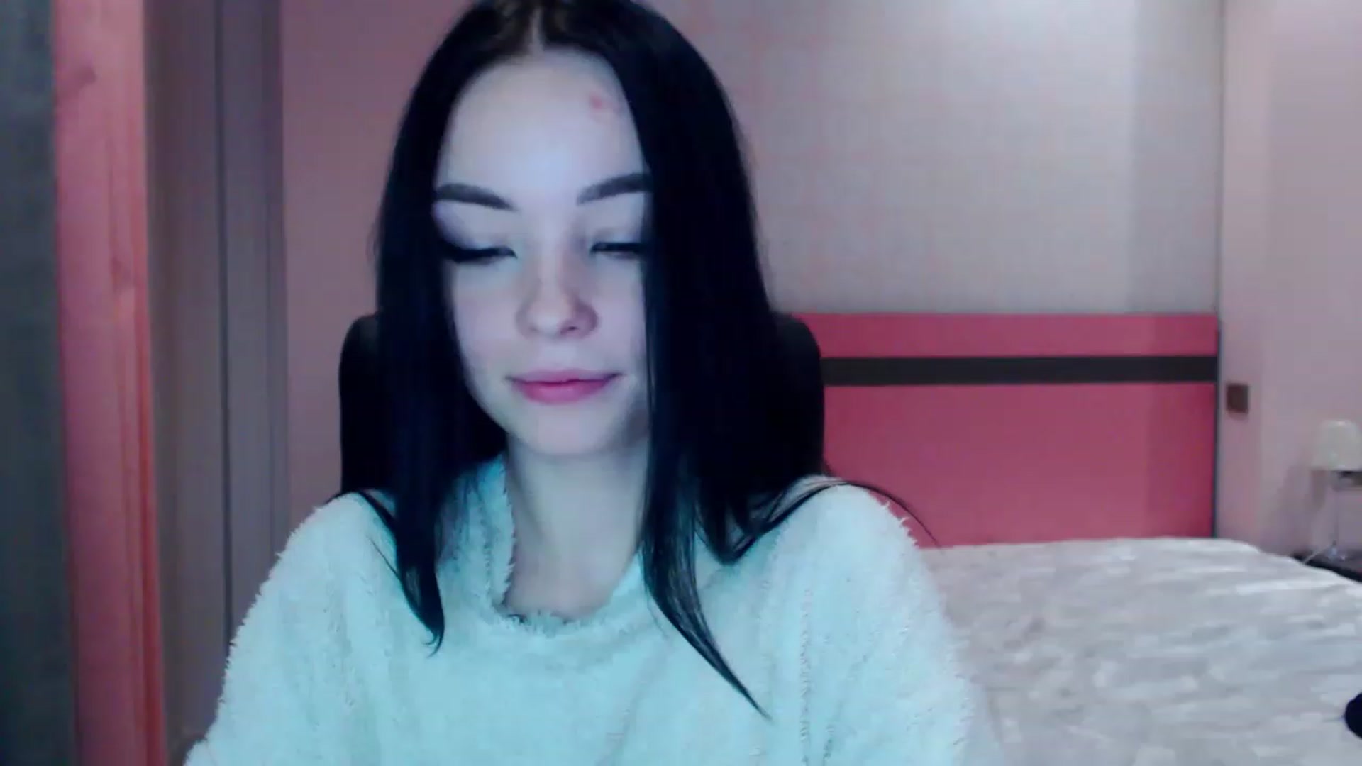 Gallery image thumbnail from SonyaOlsen's myfreecams stream on, 12/27/2022, 16:10 image 12 of 20