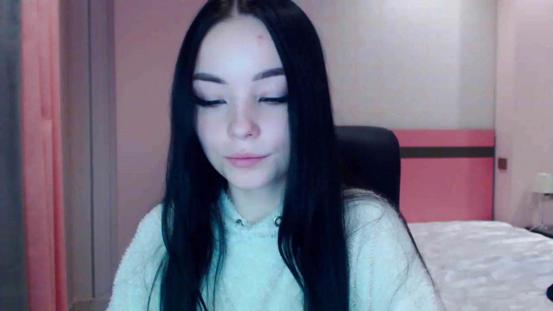 Gallery image thumbnail from SonyaOlsen's myfreecams stream on, 12/27/2022, 16:10 image 2 of 20