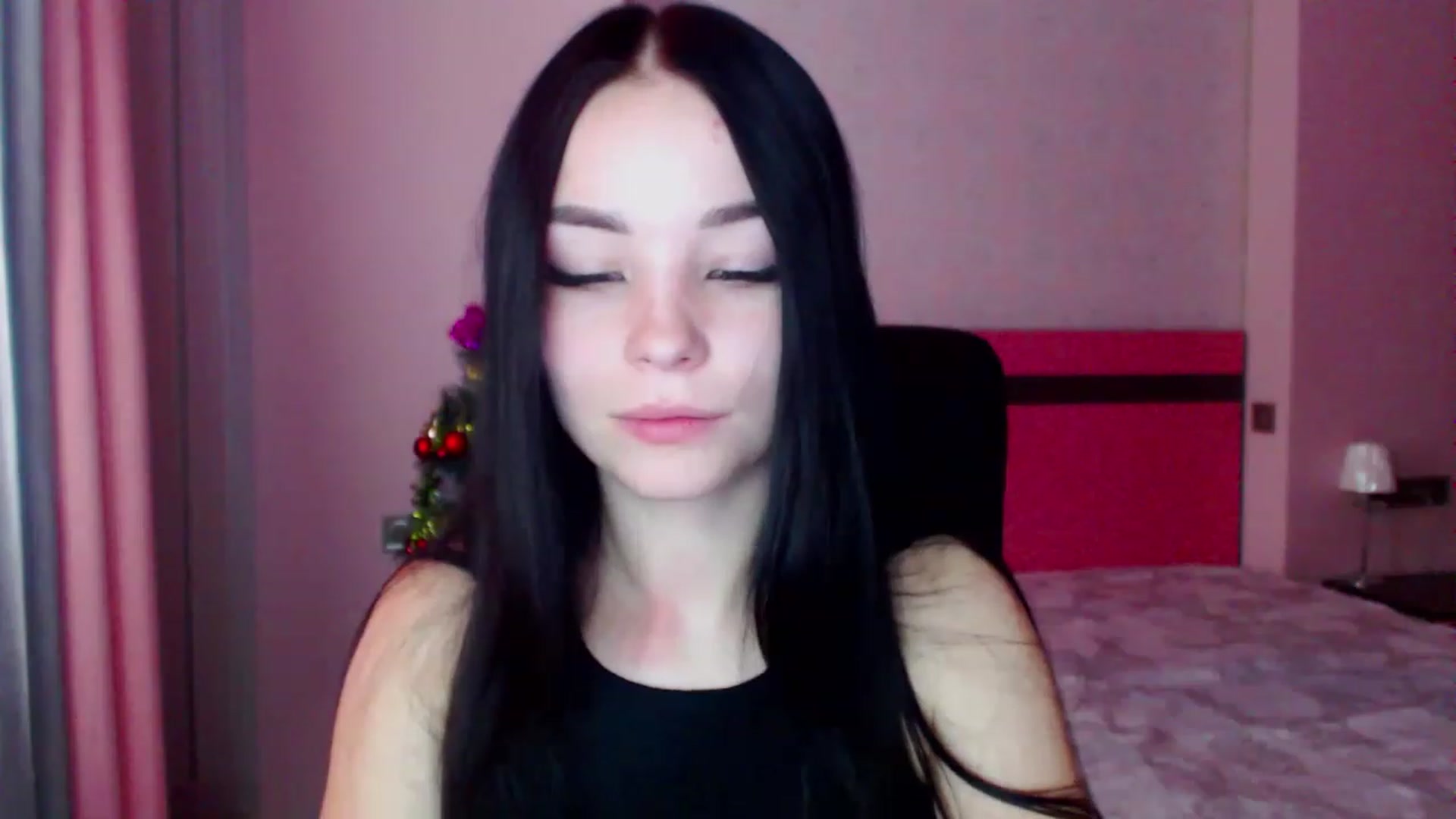 Gallery image thumbnail from SonyaOlsen's myfreecams stream on, 12/28/2022, 10:23 image 3 of 20