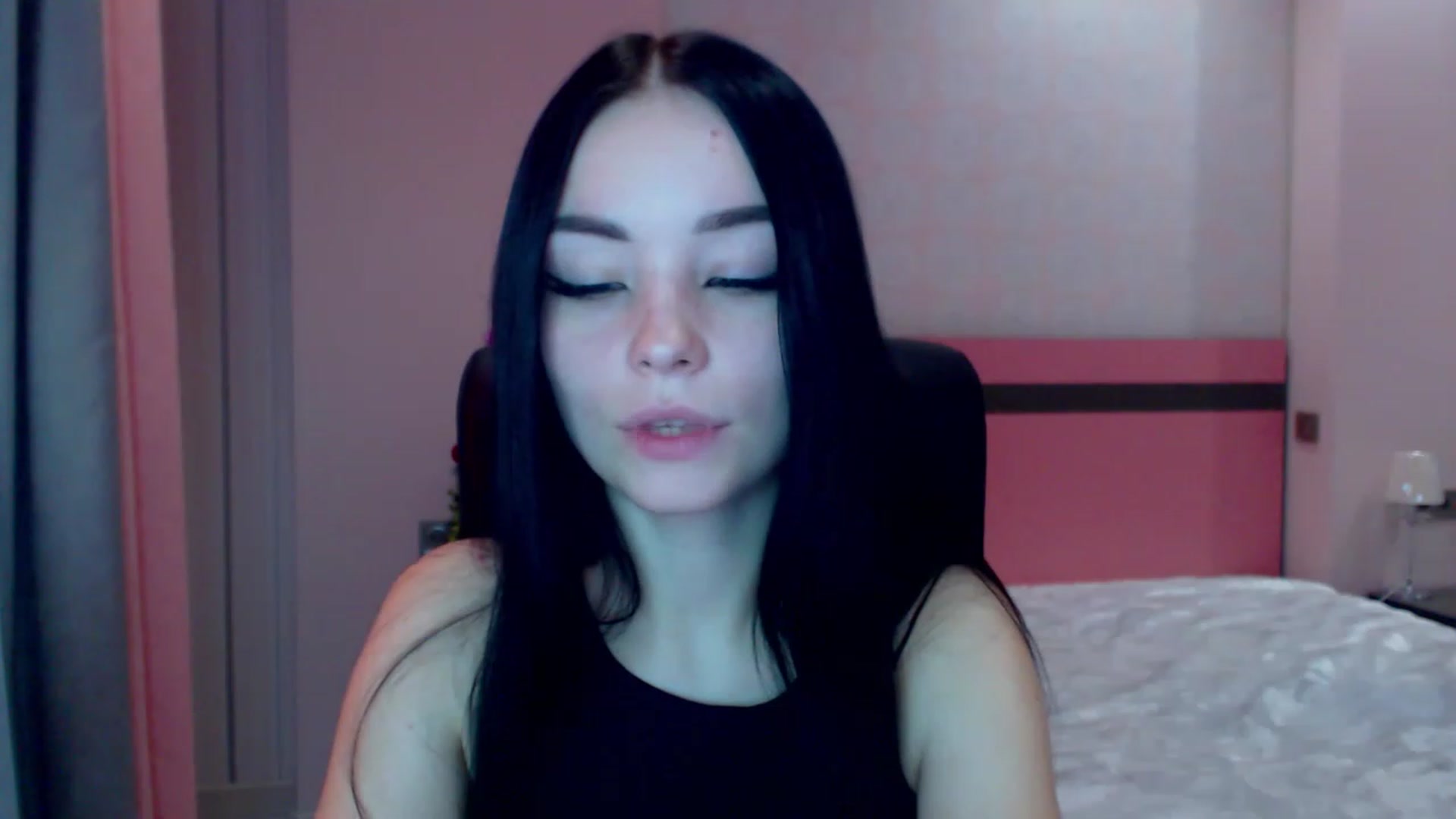 Gallery image thumbnail from SonyaOlsen's myfreecams stream on, 12/29/2022, 09:59 image 17 of 20