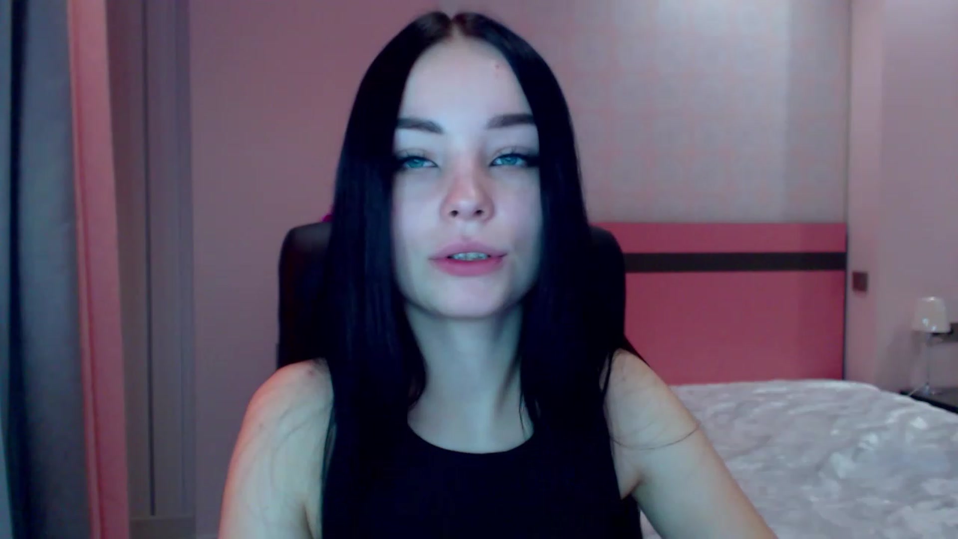 Gallery image thumbnail from SonyaOlsen's myfreecams stream on, 12/29/2022, 09:59 image 11 of 20