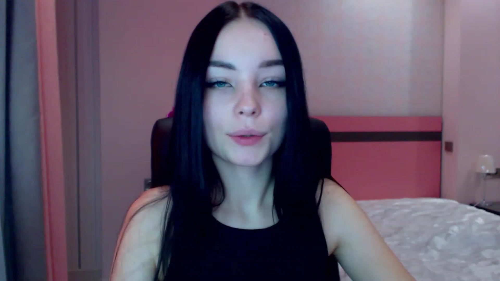 Gallery image thumbnail from SonyaOlsen's myfreecams stream on, 12/29/2022, 09:59 image 15 of 20