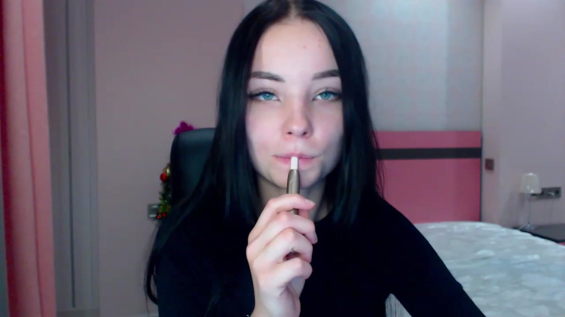 Gallery image thumbnail from SonyaOlsen's myfreecams stream on, 01/02/2023, 15:33 image 18 of 20