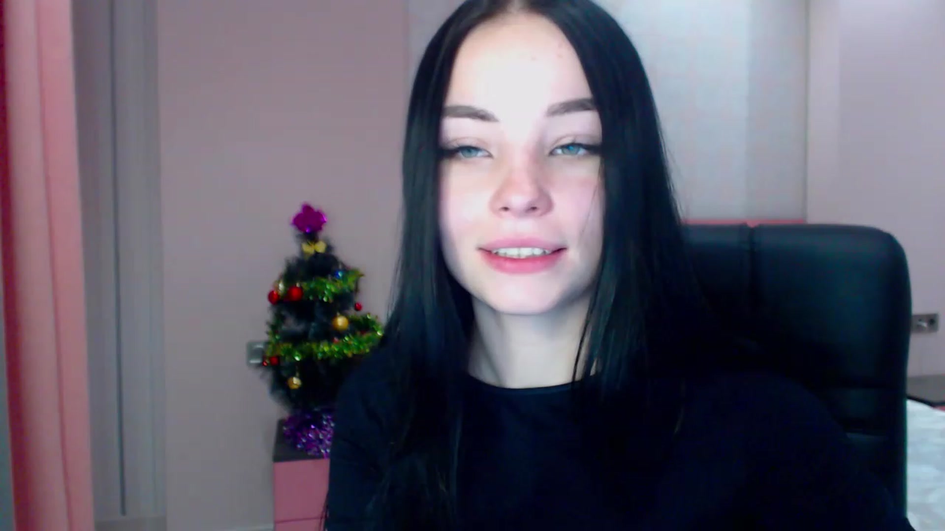Gallery image thumbnail from SonyaOlsen's myfreecams stream on, 01/02/2023, 15:33 image 12 of 20