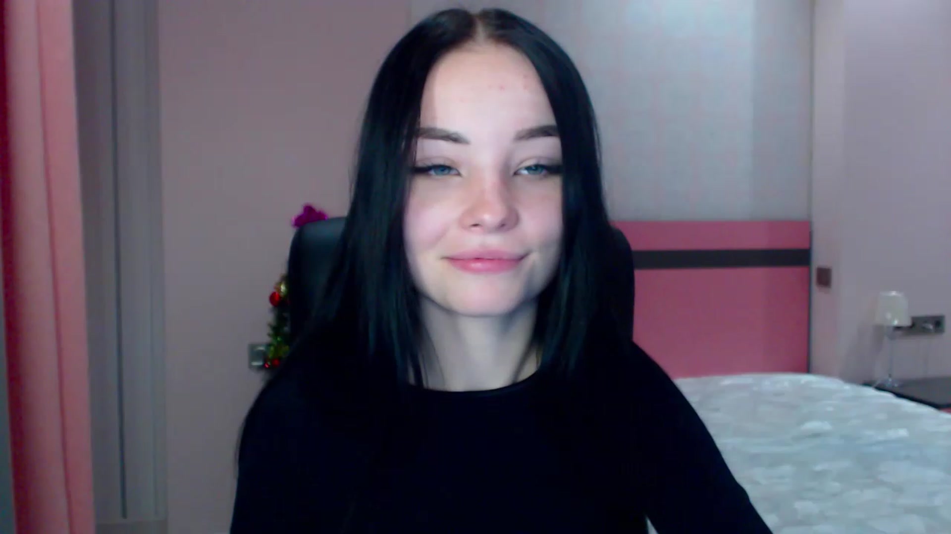 Gallery image thumbnail from SonyaOlsen's myfreecams stream on, 01/02/2023, 15:33 image 19 of 20