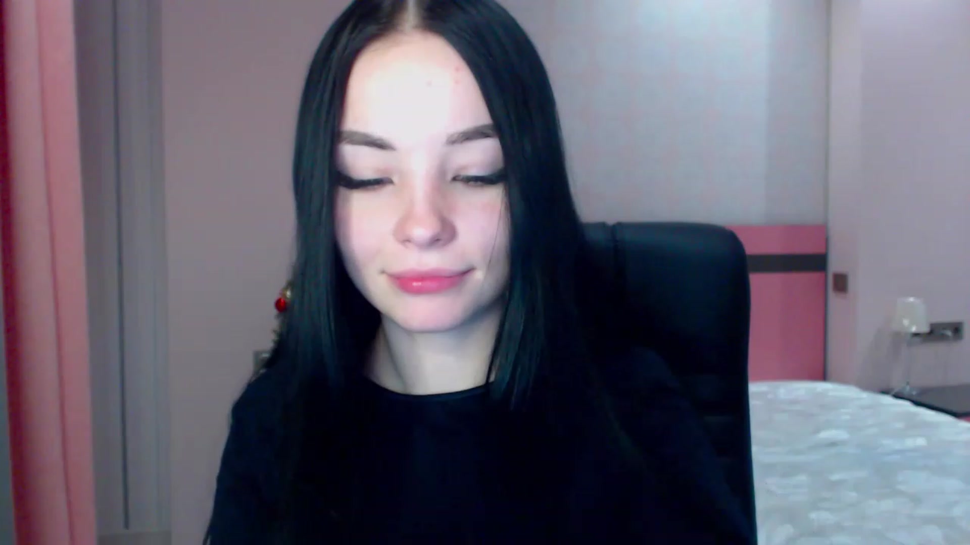 Gallery image thumbnail from SonyaOlsen's myfreecams stream on, 01/02/2023, 15:33 image 13 of 20