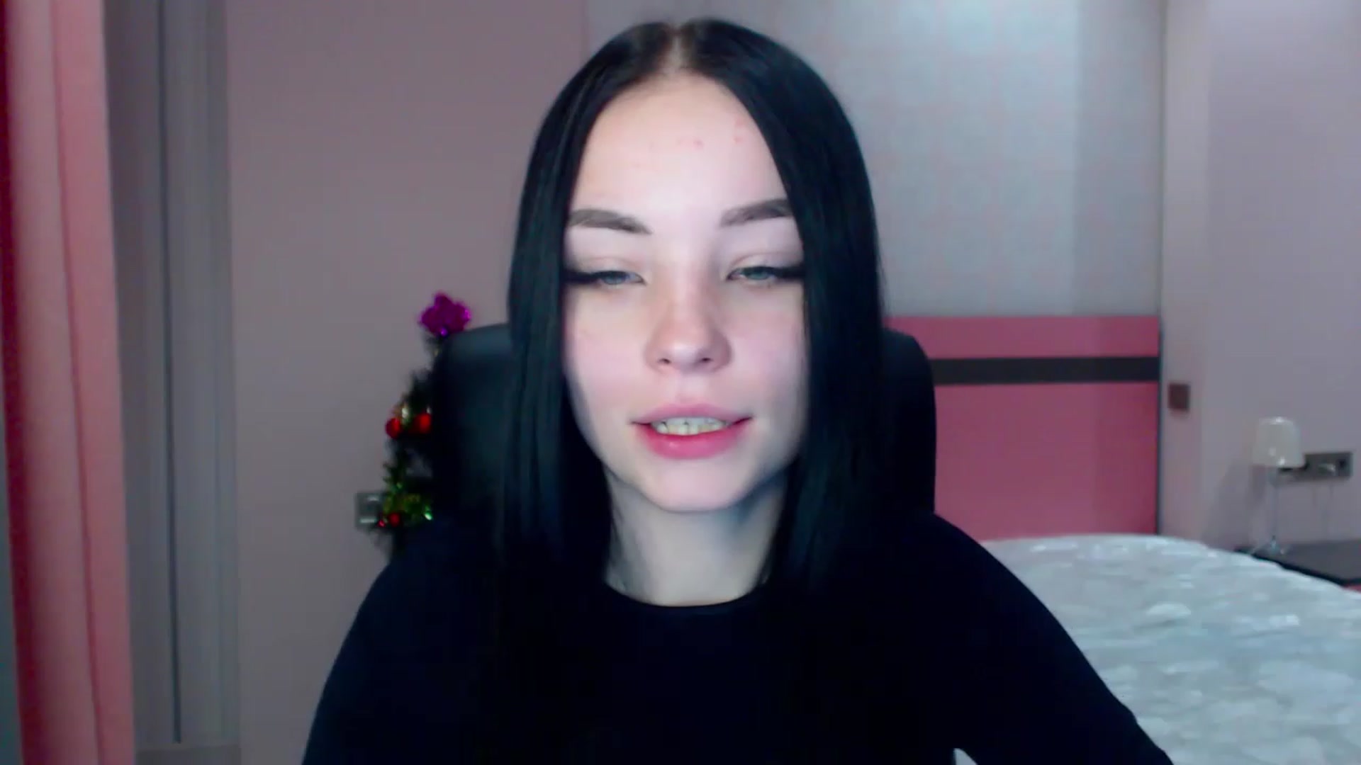 Gallery image thumbnail from SonyaOlsen's myfreecams stream on, 01/02/2023, 15:33 image 2 of 20