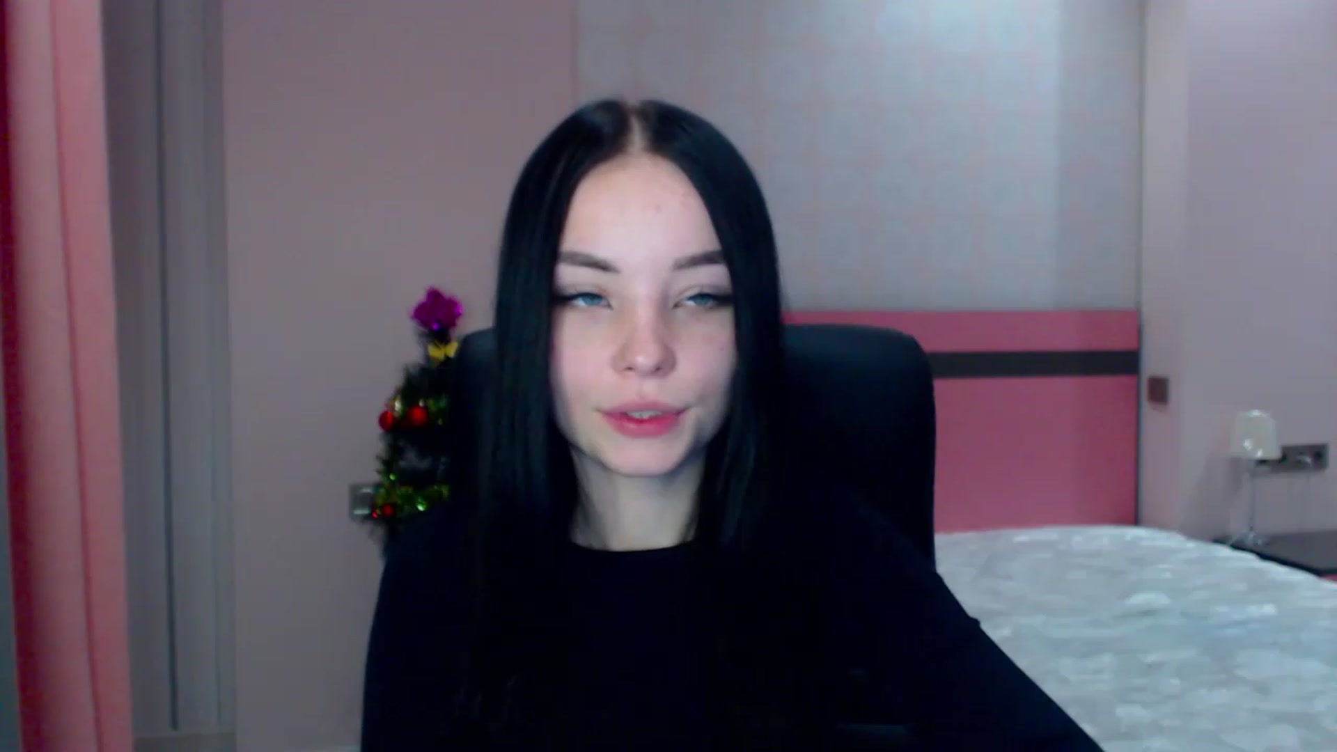 Gallery image thumbnail from SonyaOlsen's myfreecams stream on, 01/02/2023, 15:33 image 3 of 20