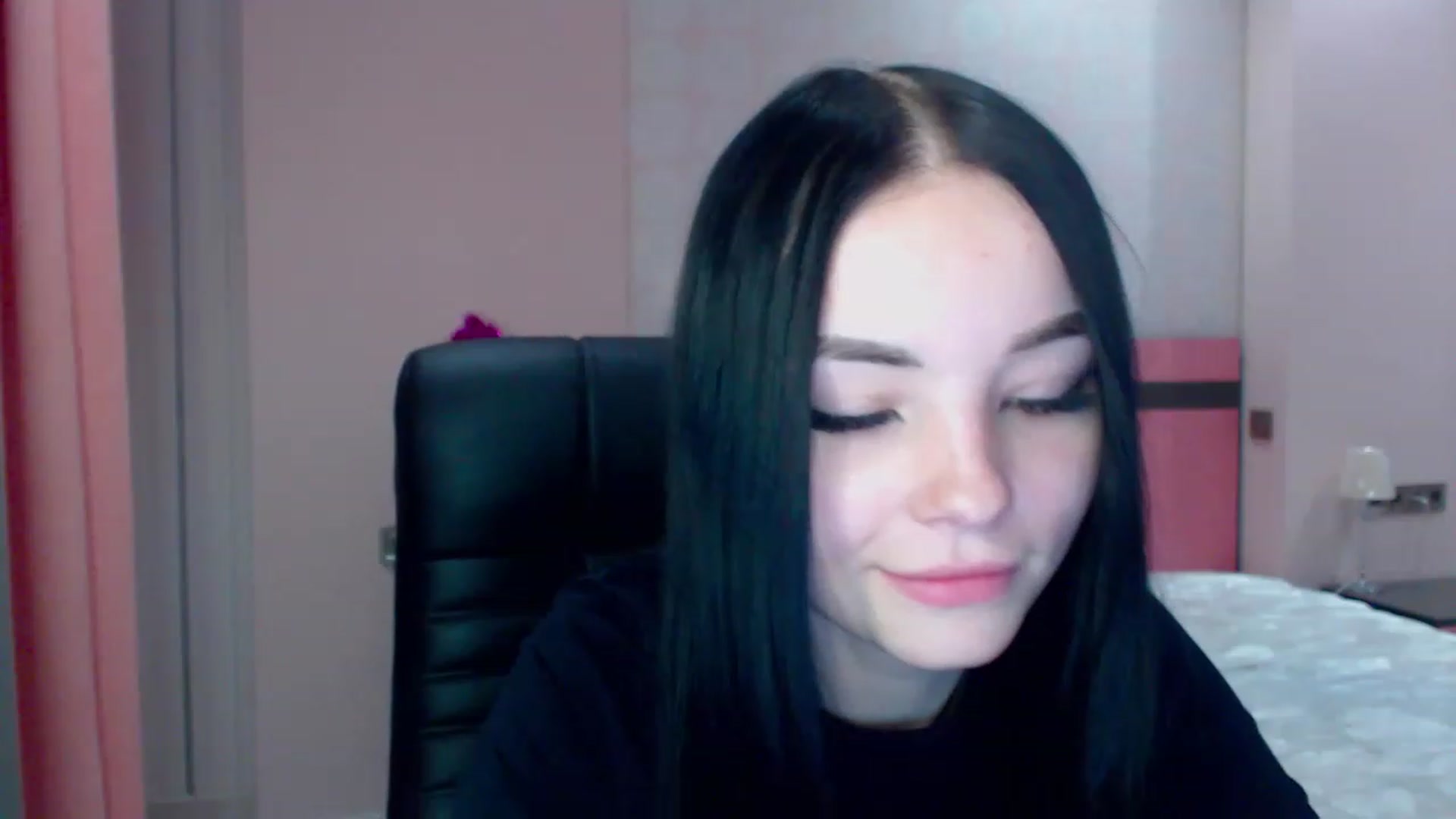 Gallery image thumbnail from SonyaOlsen's myfreecams stream on, 01/02/2023, 15:33 image 9 of 20