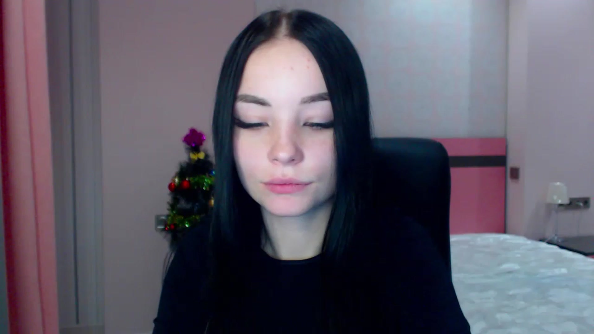Gallery image thumbnail from SonyaOlsen's myfreecams stream on, 01/02/2023, 15:33 image 4 of 20