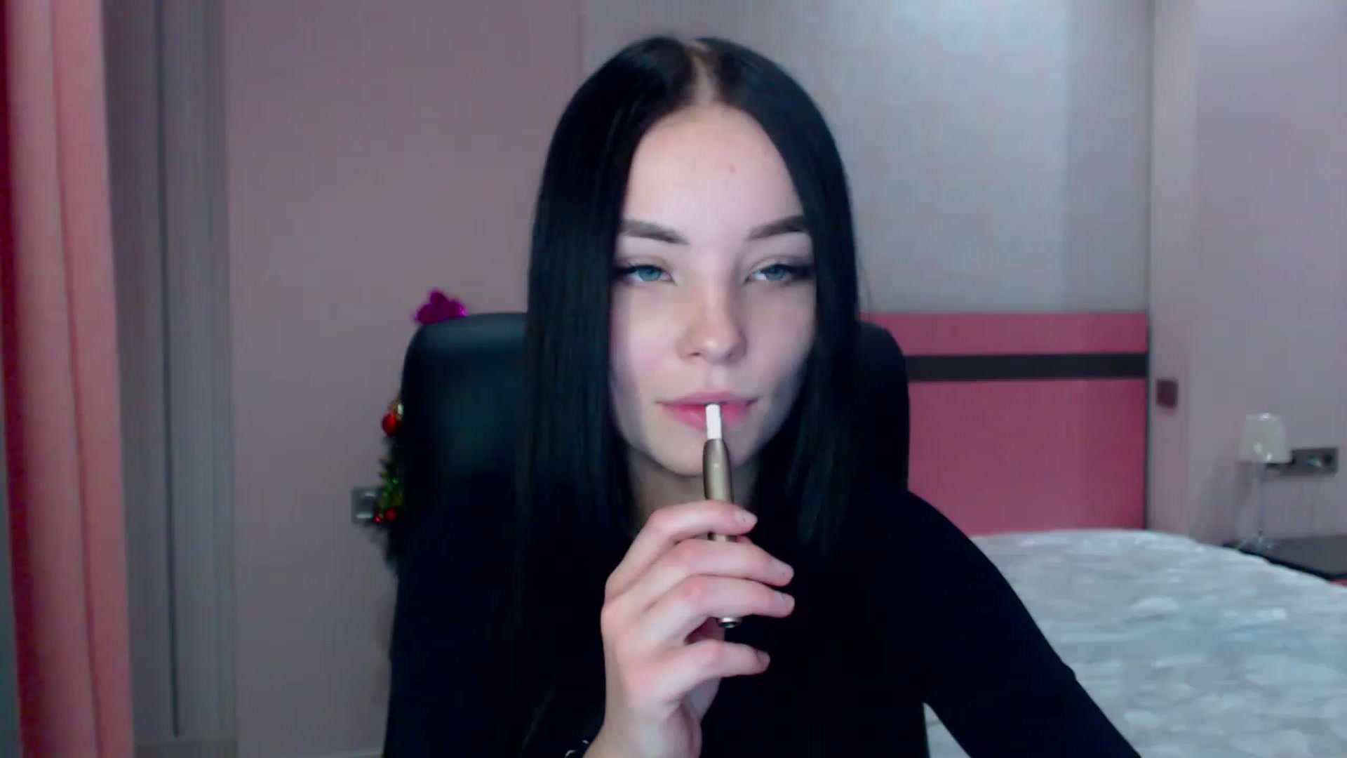 Gallery image thumbnail from SonyaOlsen's myfreecams stream on, 01/02/2023, 15:33 image 1 of 20