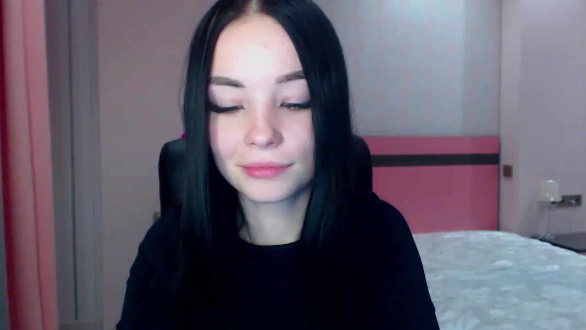 Gallery image thumbnail from SonyaOlsen's myfreecams stream on, 01/02/2023, 15:33 image 8 of 20