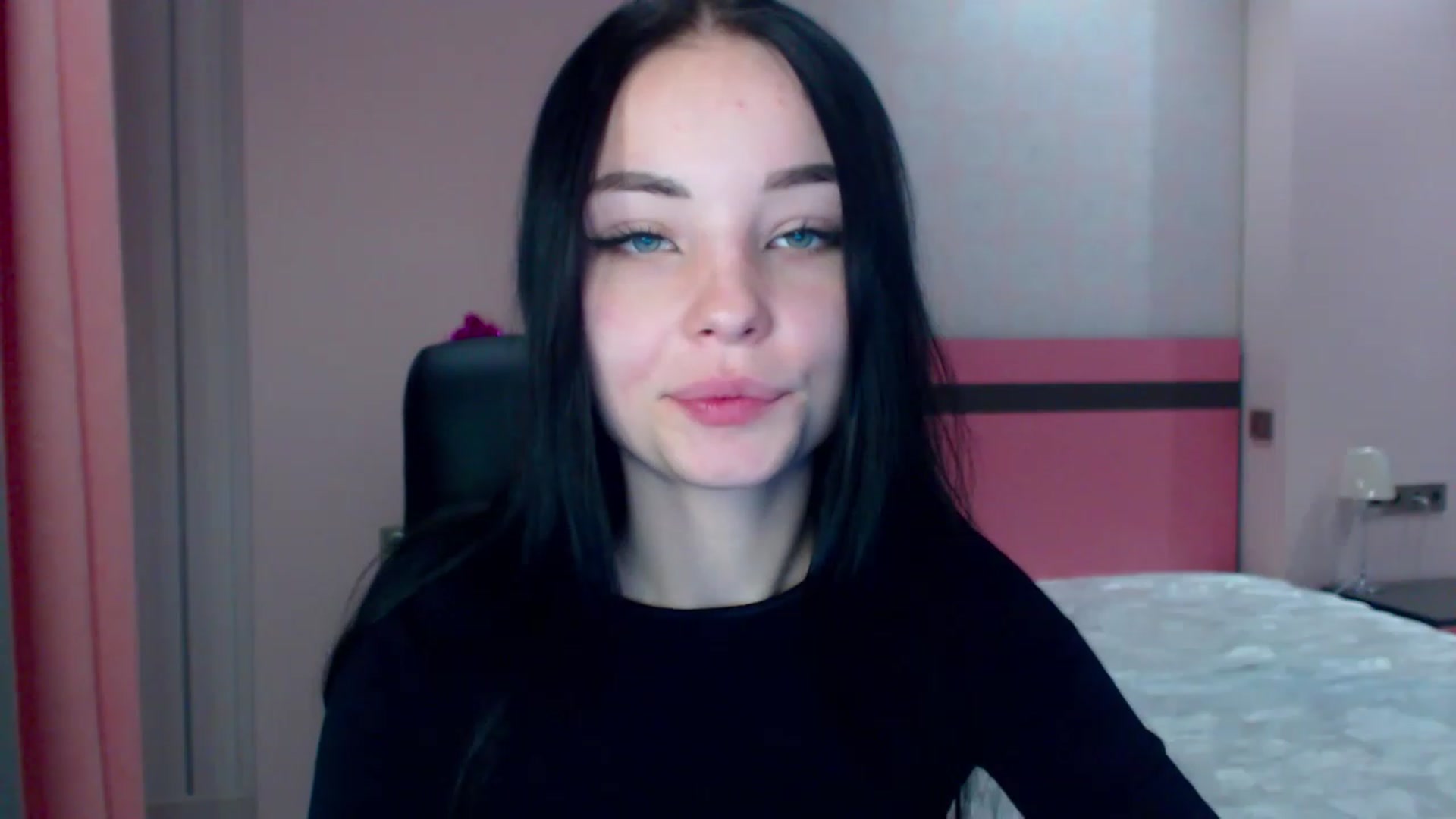 Gallery image thumbnail from SonyaOlsen's myfreecams stream on, 01/02/2023, 15:33 image 17 of 20