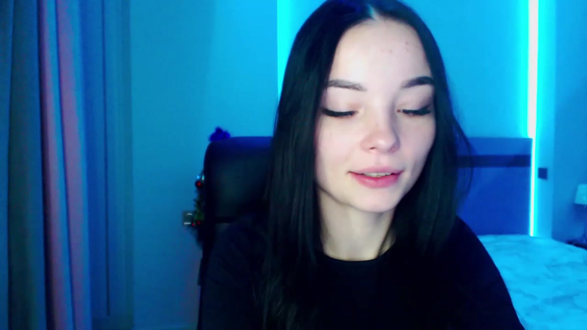 Gallery image thumbnail from SonyaOlsen's myfreecams stream on, 01/03/2023, 09:56 image 2 of 20