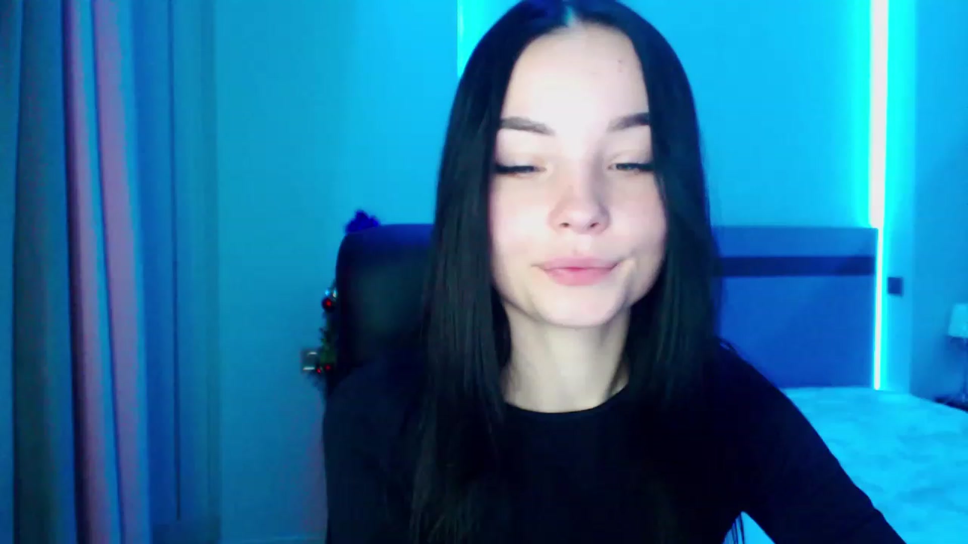 Gallery image thumbnail from SonyaOlsen's myfreecams stream on, 01/03/2023, 09:56 image 6 of 20