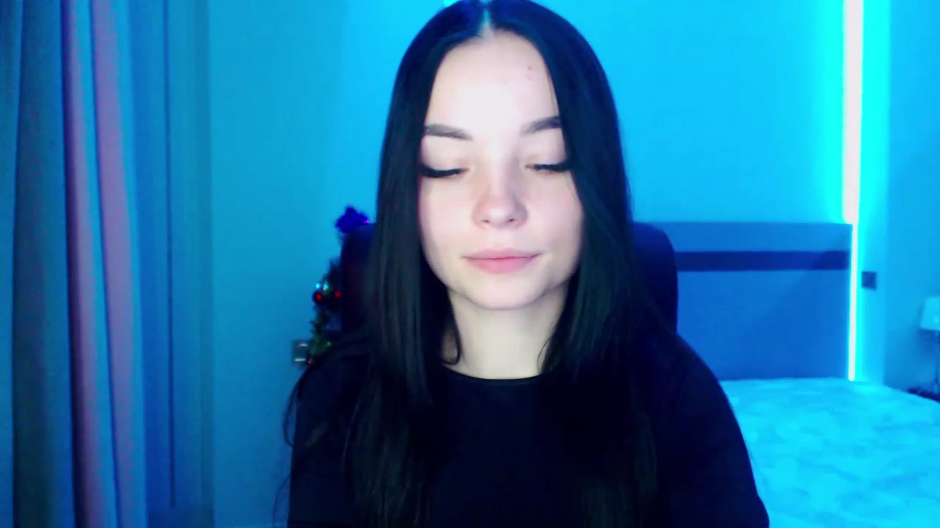 Gallery image thumbnail from SonyaOlsen's myfreecams stream on, 01/03/2023, 09:56 image 14 of 20