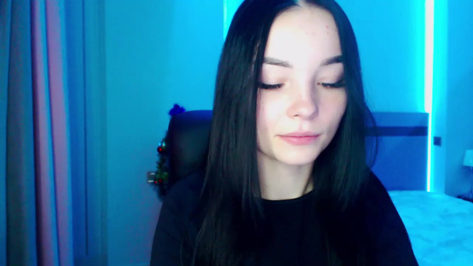 Gallery image thumbnail from SonyaOlsen's myfreecams stream on, 01/03/2023, 09:56 image 10 of 20