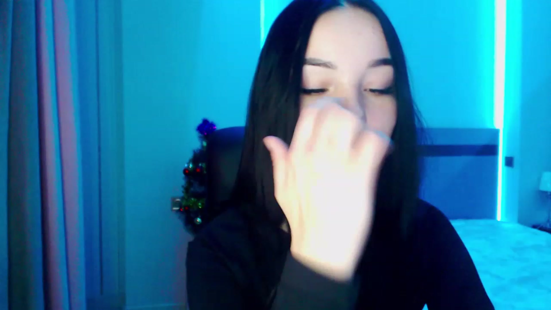 Gallery image thumbnail from SonyaOlsen's myfreecams stream on, 01/03/2023, 09:56 image 17 of 20
