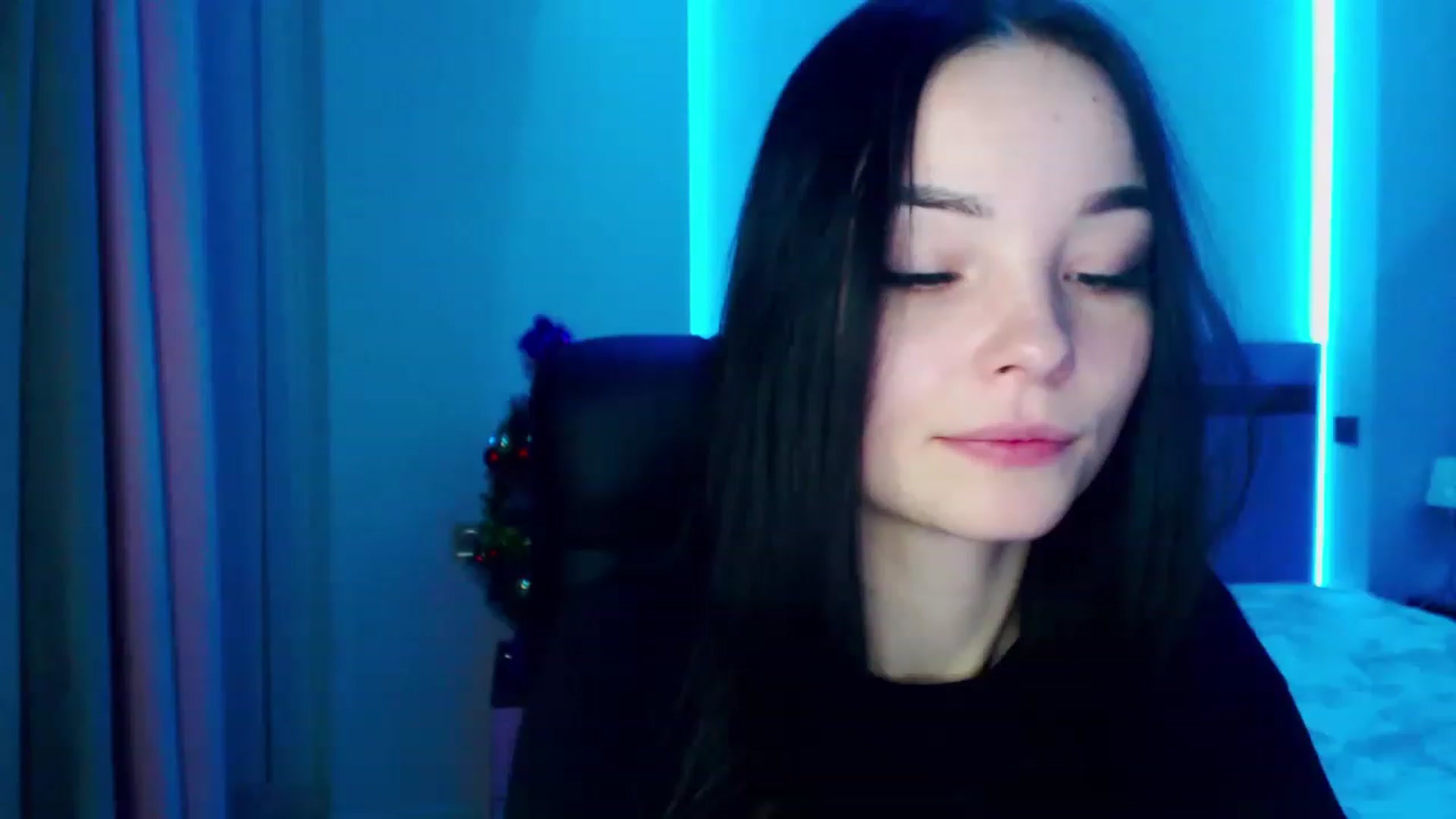 Gallery image thumbnail from SonyaOlsen's myfreecams stream on, 01/03/2023, 09:56 image 4 of 20