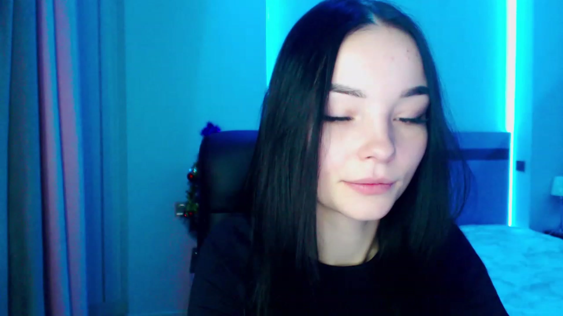 Gallery image thumbnail from SonyaOlsen's myfreecams stream on, 01/03/2023, 09:56 image 7 of 20