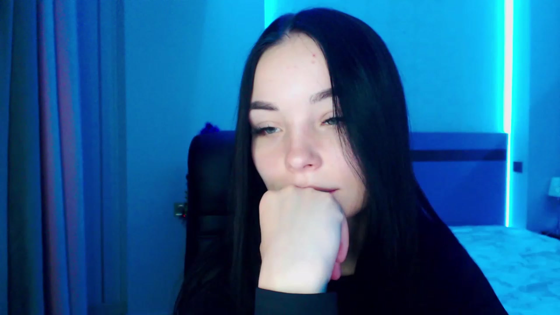 Gallery image thumbnail from SonyaOlsen's myfreecams stream on, 01/03/2023, 09:56 image 16 of 20