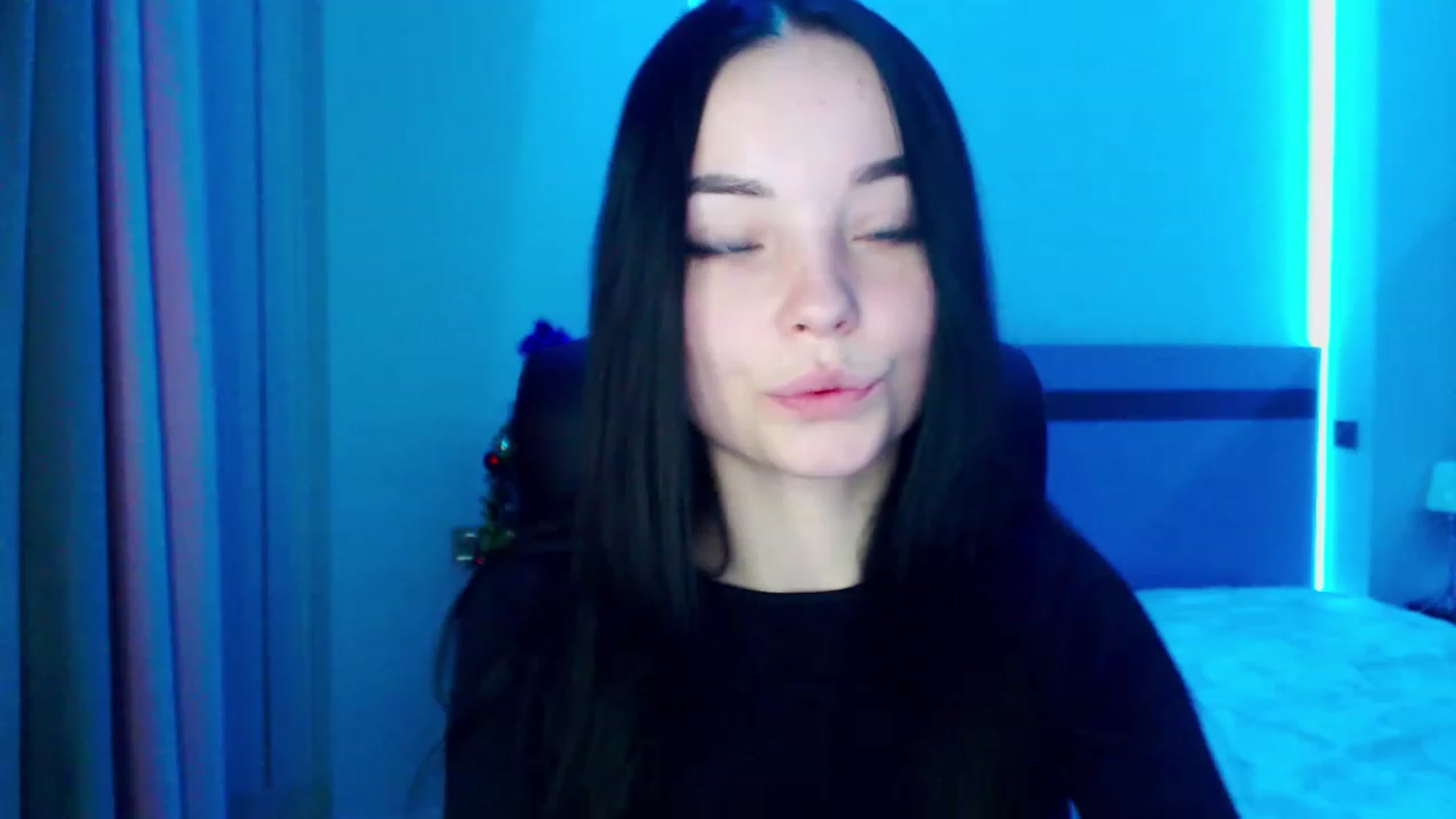 Gallery image thumbnail from SonyaOlsen's myfreecams stream on, 01/03/2023, 09:56 image 13 of 20