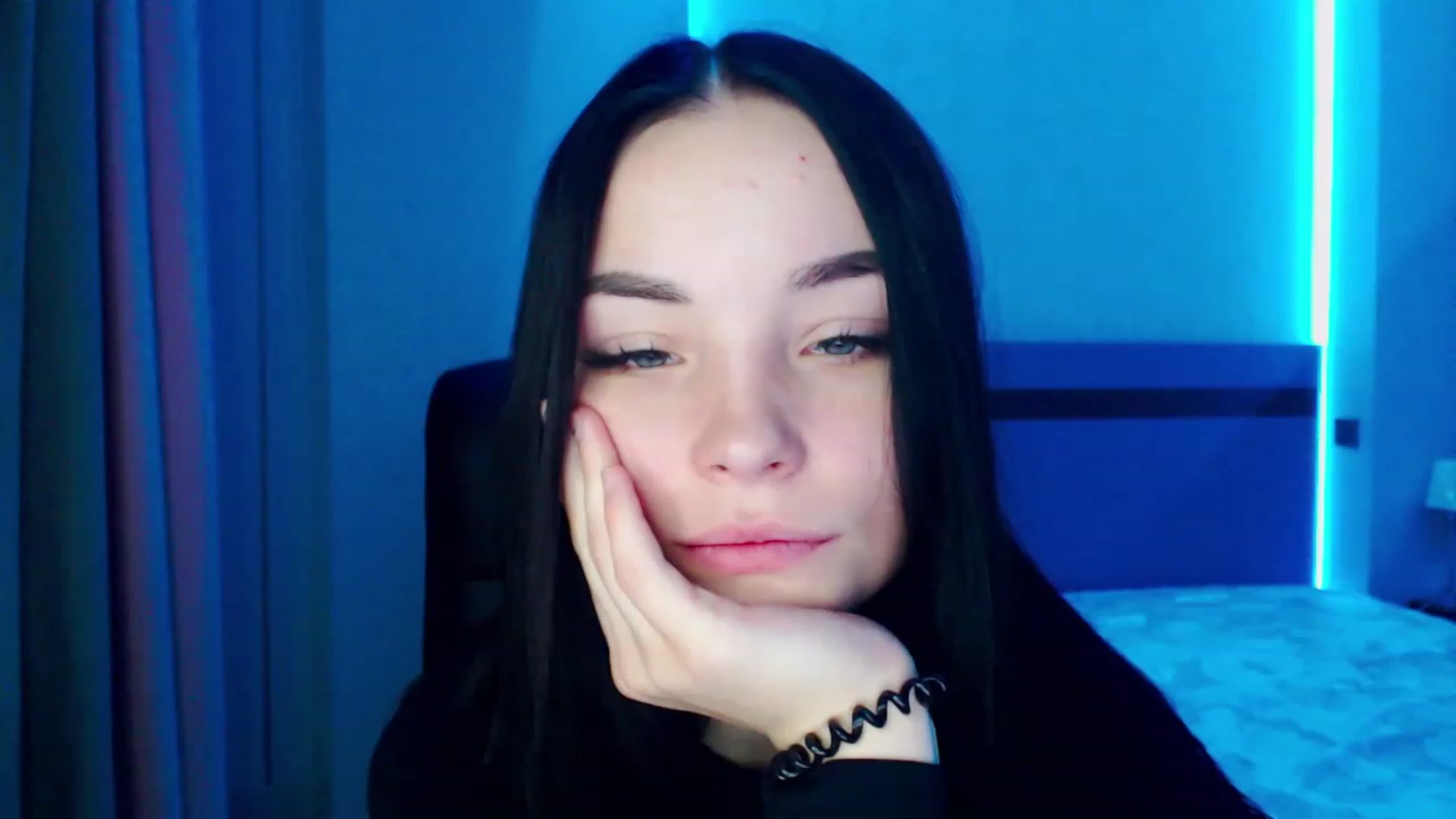 Gallery image thumbnail from SonyaOlsen's myfreecams stream on, 01/03/2023, 10:11 image 19 of 20