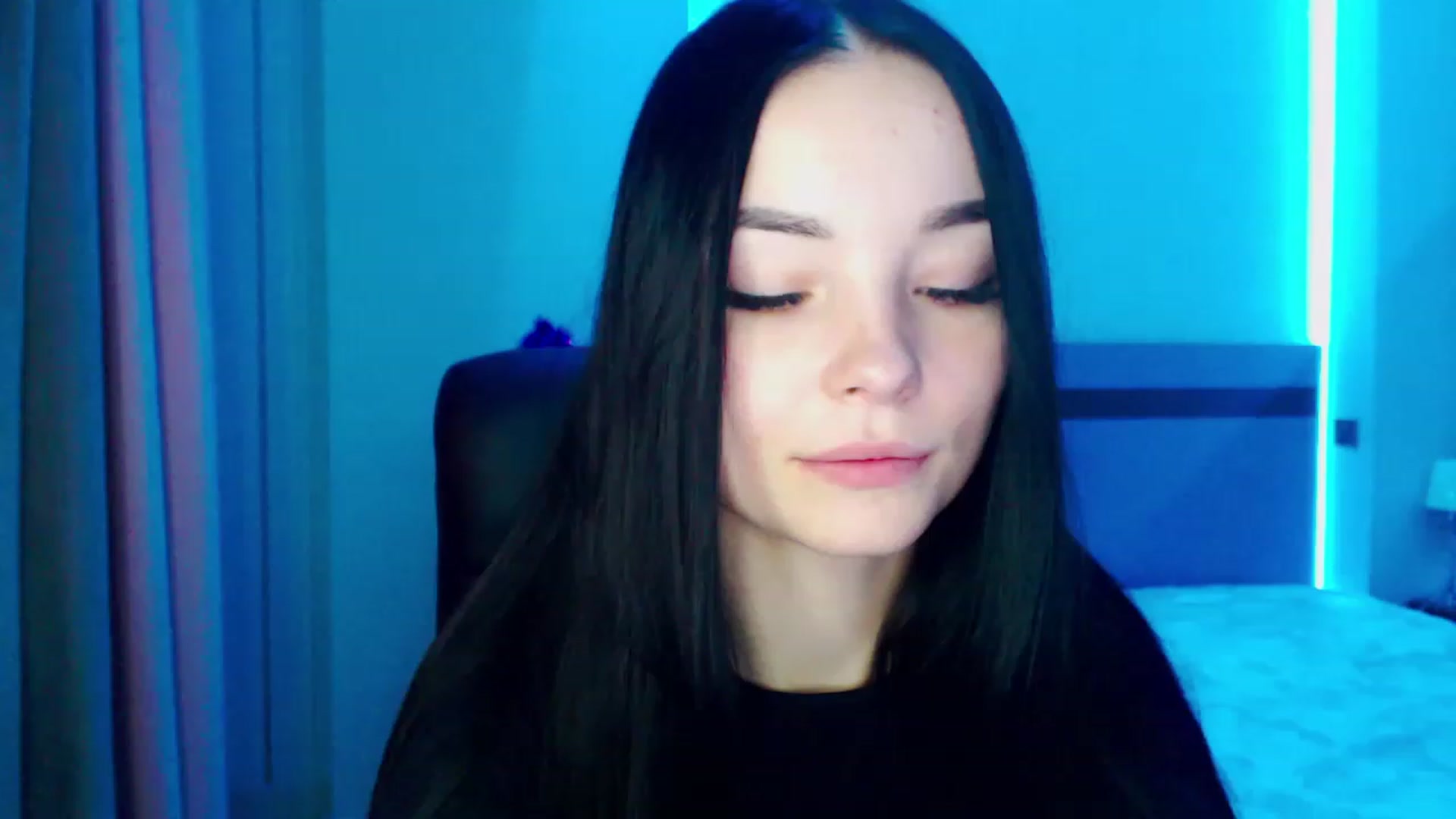 Gallery image thumbnail from SonyaOlsen's myfreecams stream on, 01/03/2023, 10:11 image 5 of 20