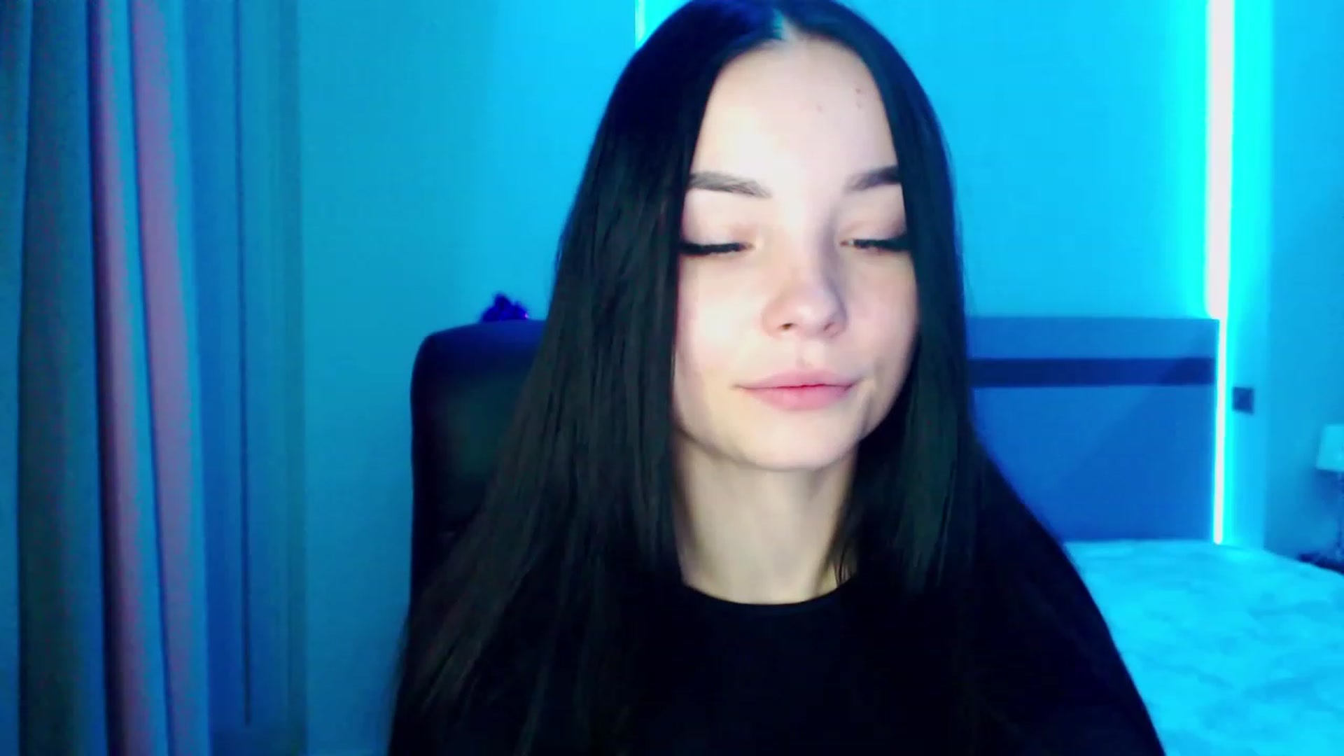 Gallery image thumbnail from SonyaOlsen's myfreecams stream on, 01/03/2023, 10:11 image 3 of 20