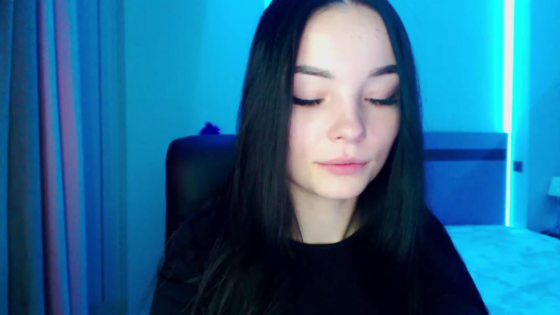 Gallery image thumbnail from SonyaOlsen's myfreecams stream on, 01/03/2023, 10:11 image 14 of 20