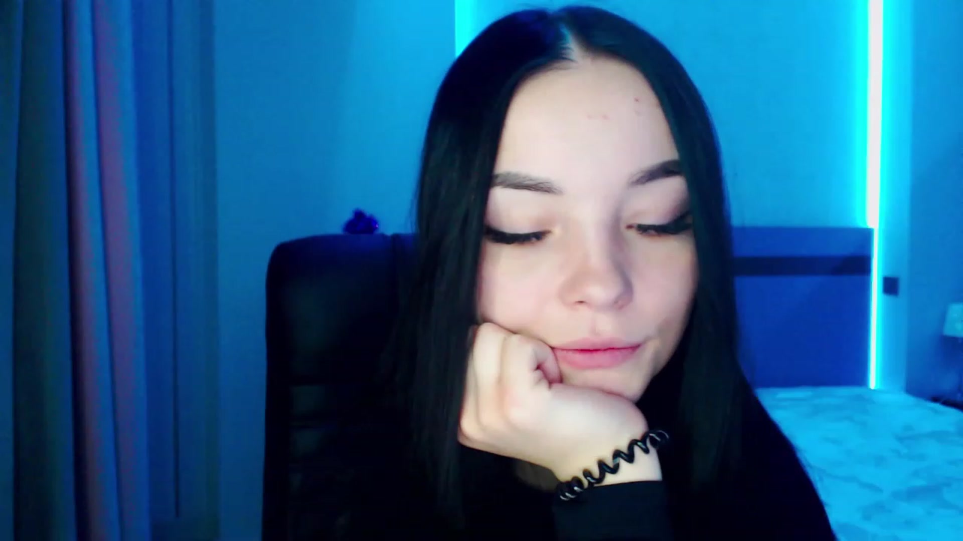 Gallery image thumbnail from SonyaOlsen's myfreecams stream on, 01/03/2023, 10:11 image 11 of 20