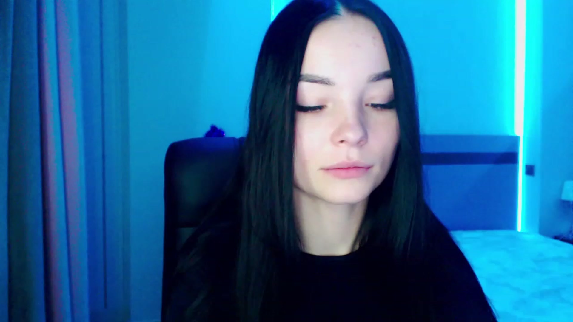 Gallery image thumbnail from SonyaOlsen's myfreecams stream on, 01/03/2023, 10:11 image 8 of 20