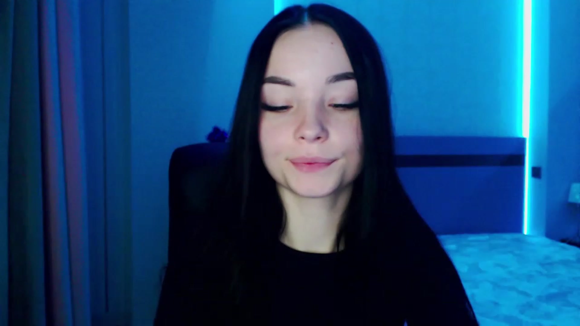 Gallery image thumbnail from SonyaOlsen's myfreecams stream on, 01/03/2023, 10:11 image 16 of 20