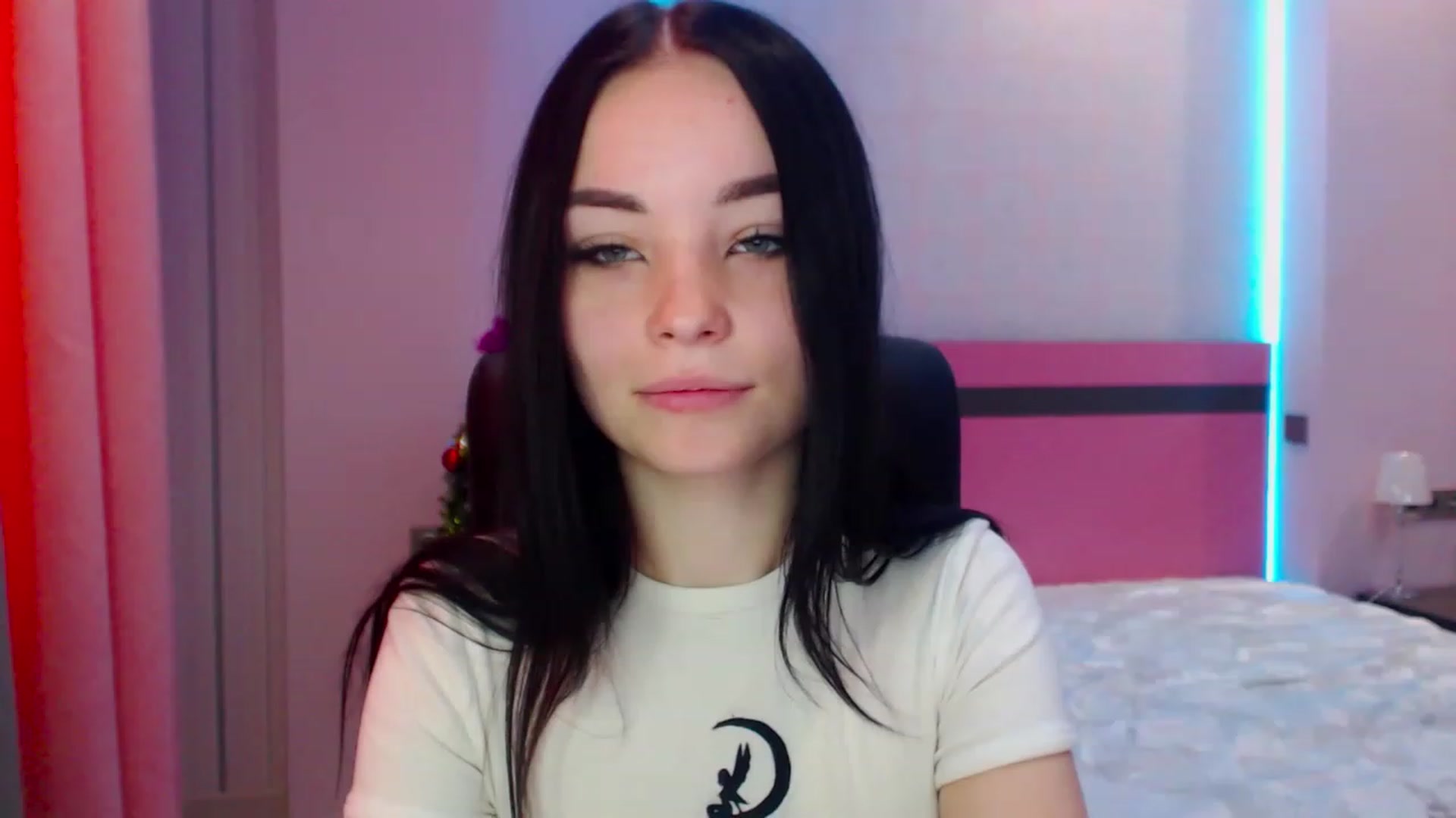 Gallery image thumbnail from SonyaOlsen's myfreecams stream on, 01/04/2023, 09:03 image 4 of 20