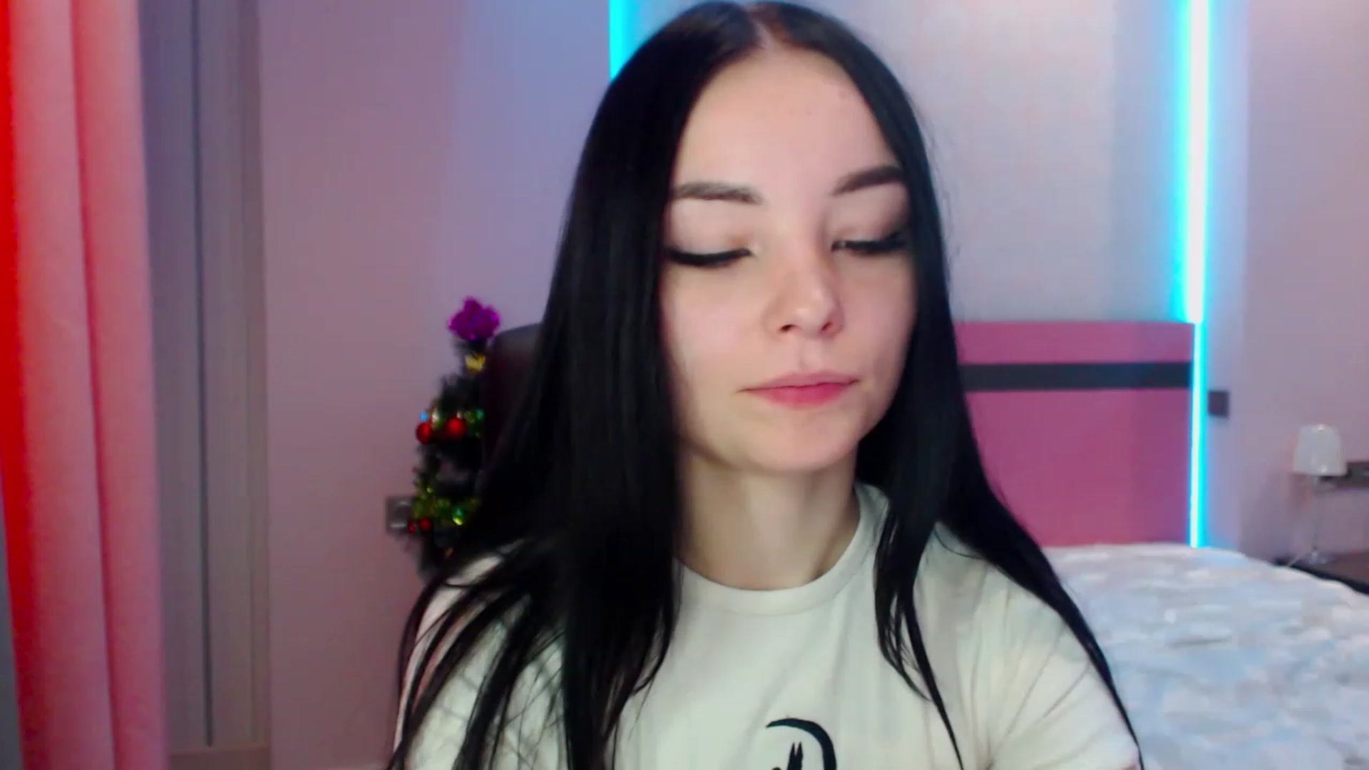 Gallery image thumbnail from SonyaOlsen's myfreecams stream on, 01/04/2023, 09:03 image 18 of 20