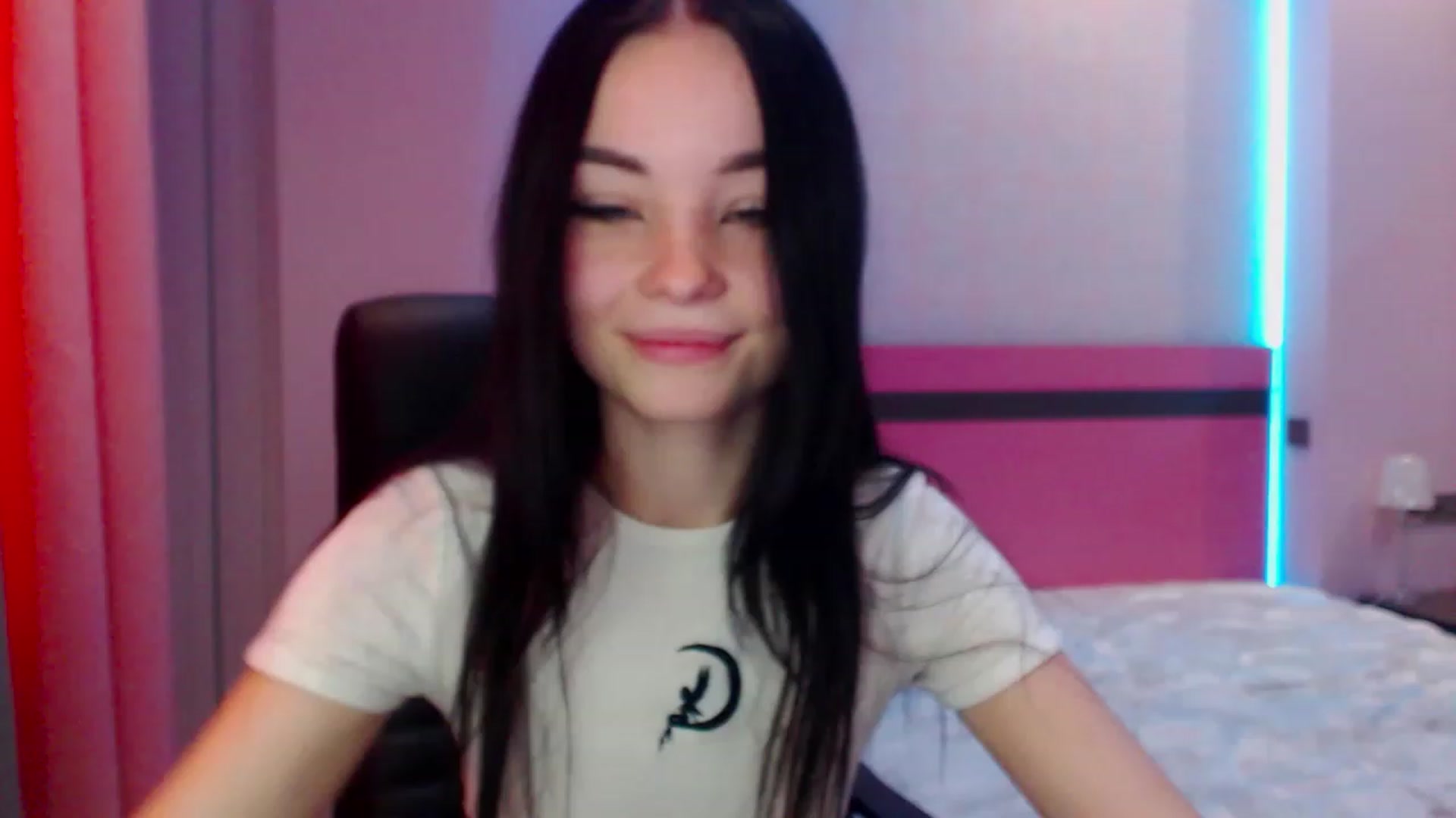 Gallery image thumbnail from SonyaOlsen's myfreecams stream on, 01/04/2023, 09:03 image 1 of 20