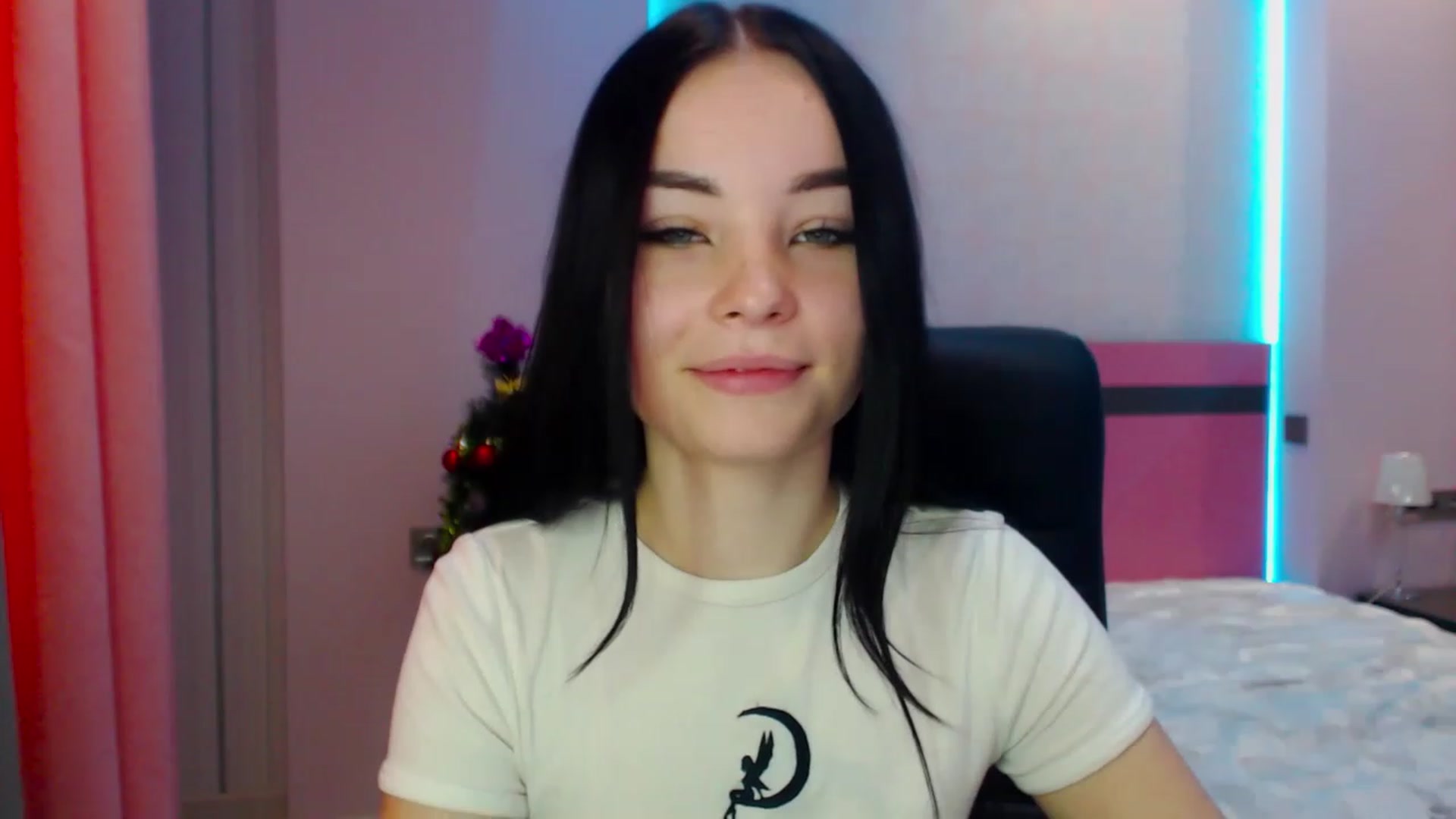 Gallery image thumbnail from SonyaOlsen's myfreecams stream on, 01/04/2023, 09:03 image 14 of 20