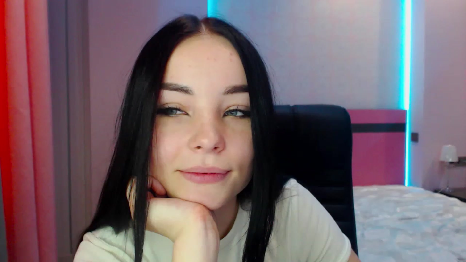 Gallery image thumbnail from SonyaOlsen's myfreecams stream on, 01/04/2023, 09:03 image 15 of 20
